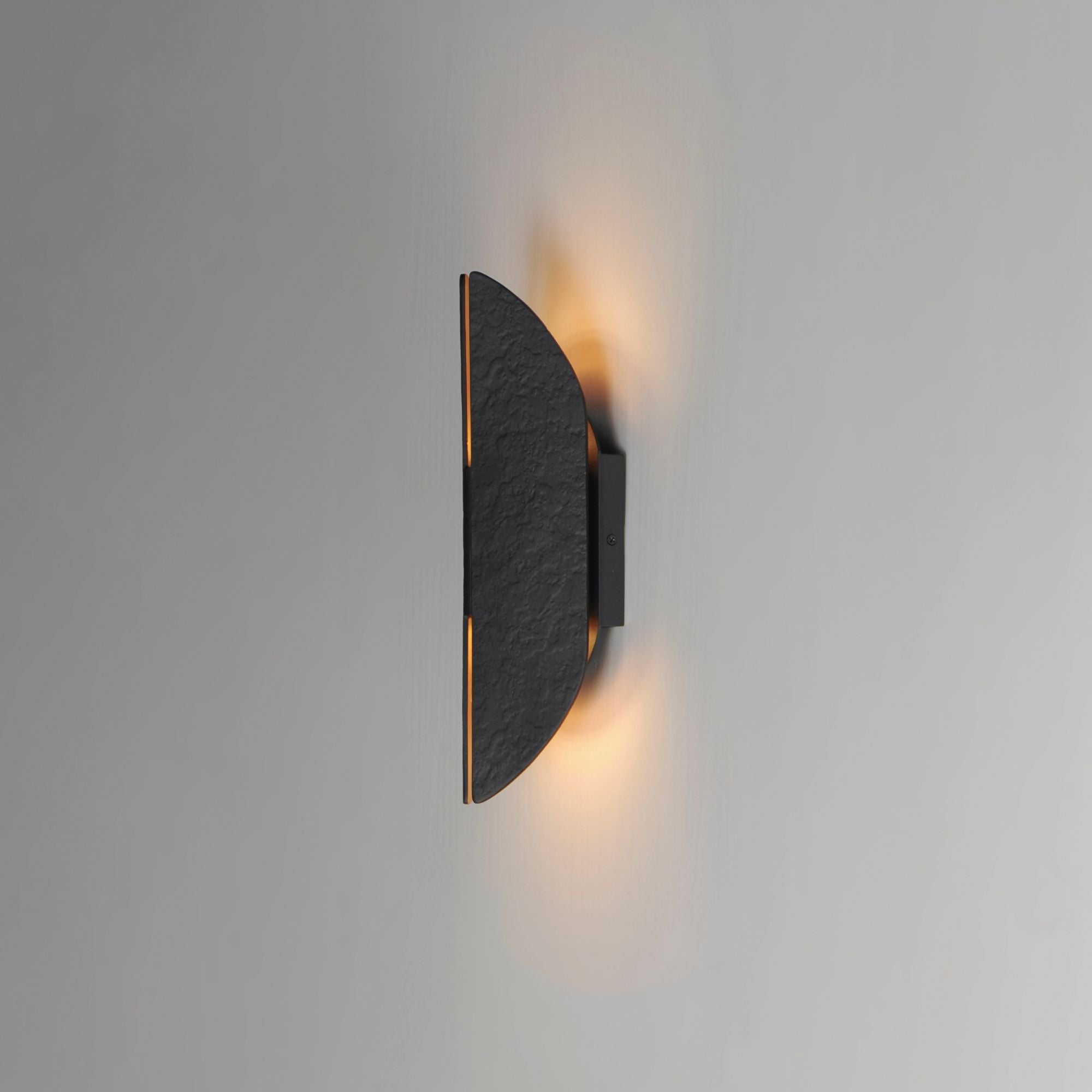 ET2 Lighting - Tectonic 14" Small LED Outdoor Wall Sconce, Black & Antique Brass Finish | Bees Lighting