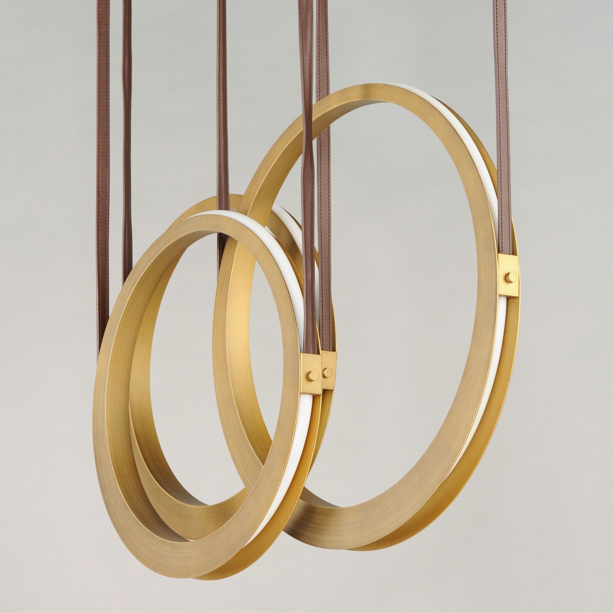 ET2 Lighting - Tether 34" 3-Light Linear LED Pendant, Natural Aged Brass Finish | Bees Lighting