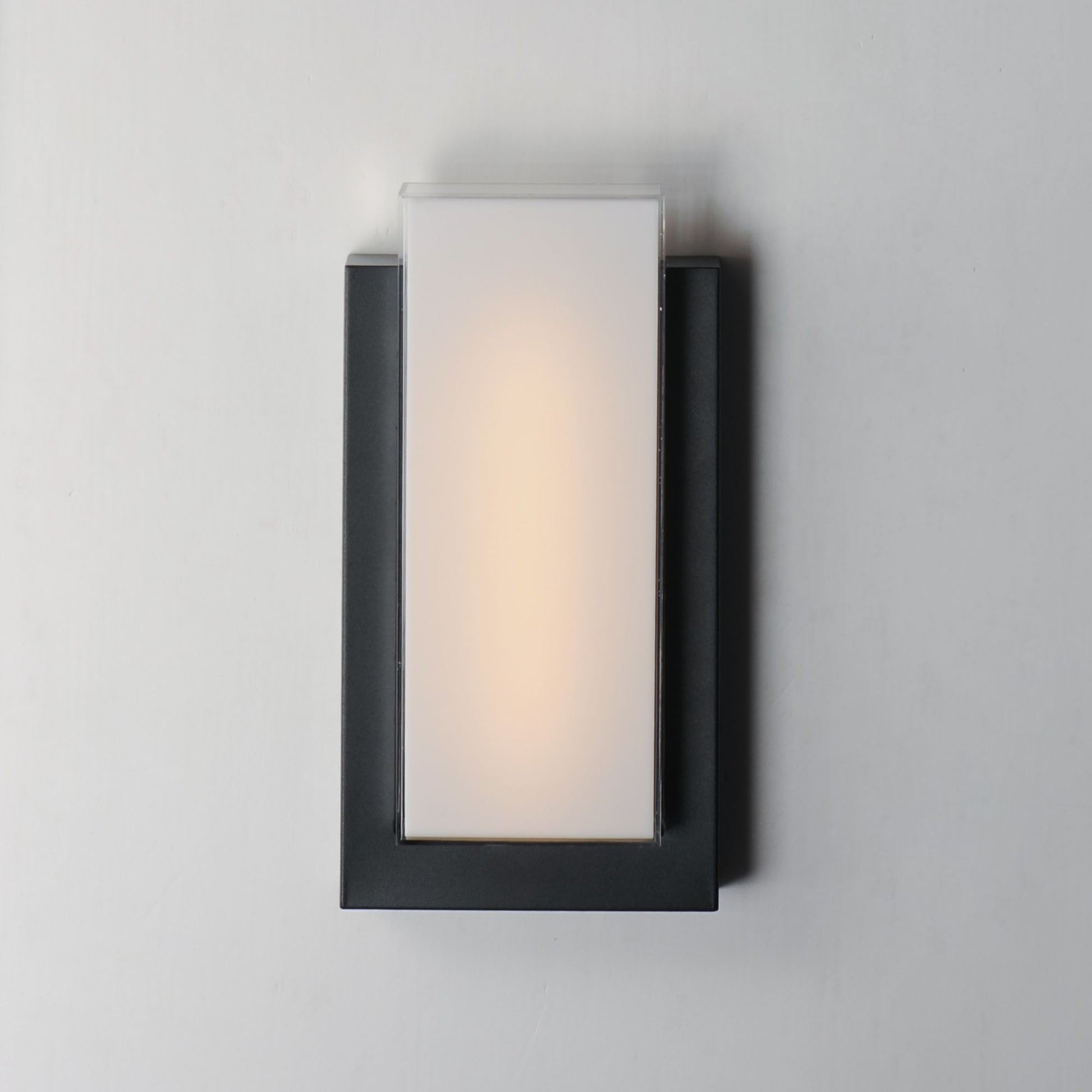 ET2 Lighting - Tower 15" Small LED Outdoor Wall Sconce, Black Finish | Bees Lighting