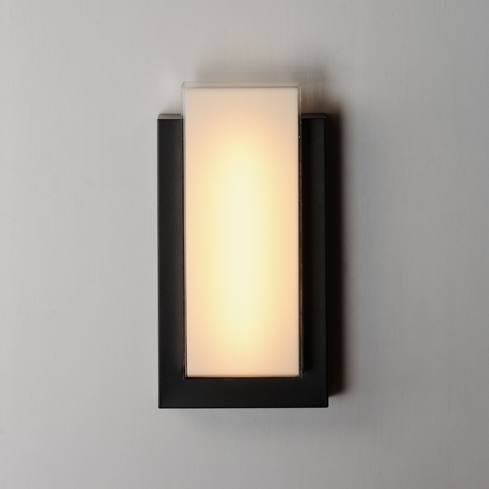 ET2 Lighting - Tower 15" Small LED Outdoor Wall Sconce, Black Finish | Bees Lighting