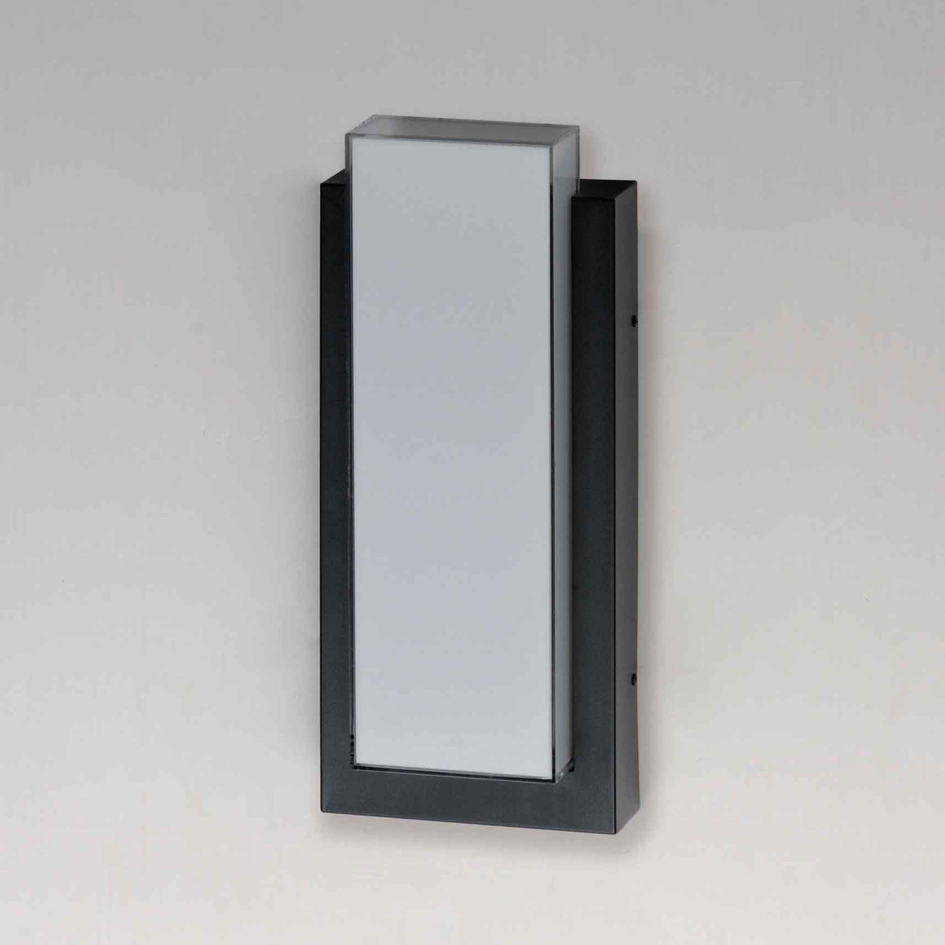 ET2 Lighting - Tower 18" Medium LED Outdoor Wall Sconce, Black Finish | Bees Lighting