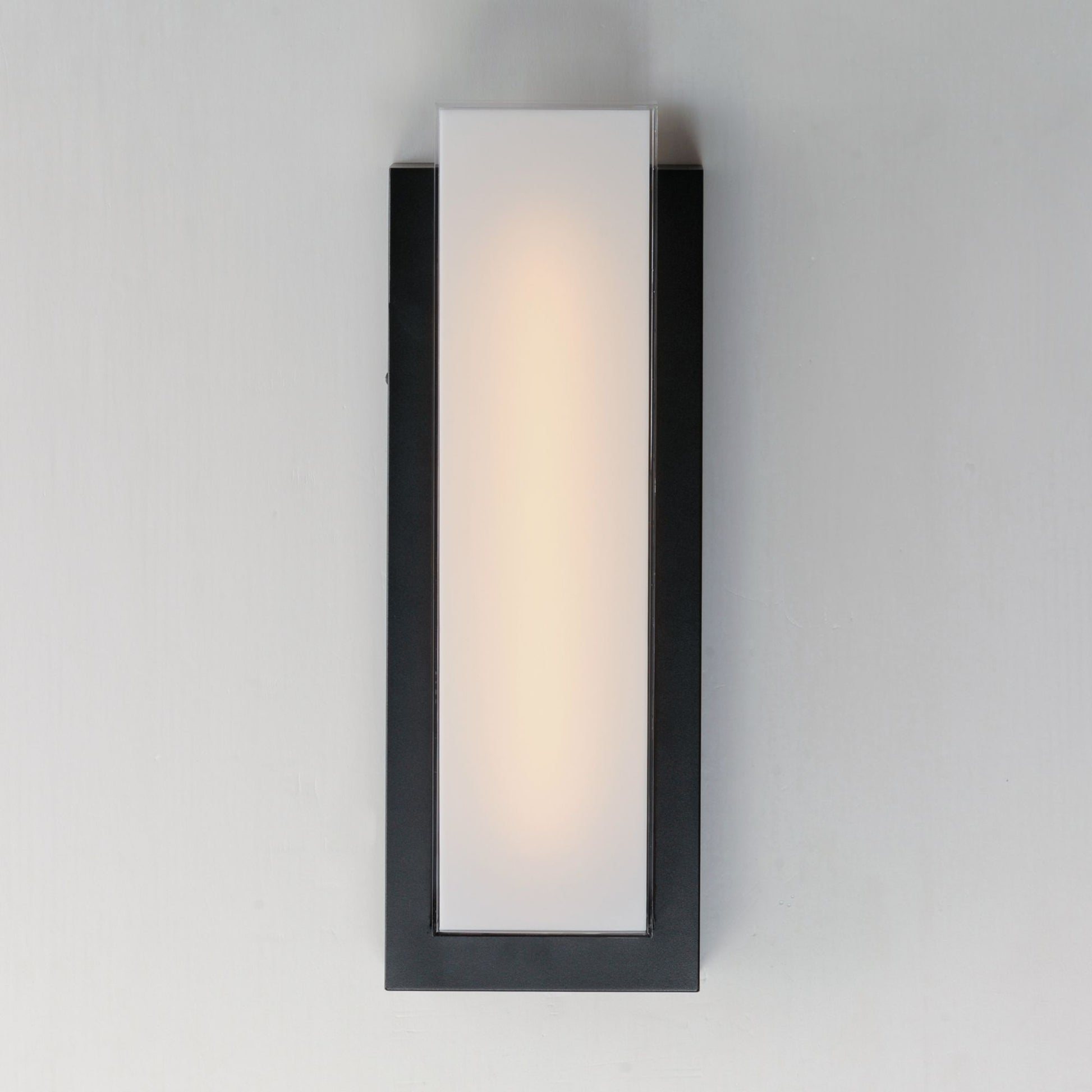 ET2 Lighting - Tower 22" Large LED Outdoor Wall Sconce, Black Finish | Bees Lighting