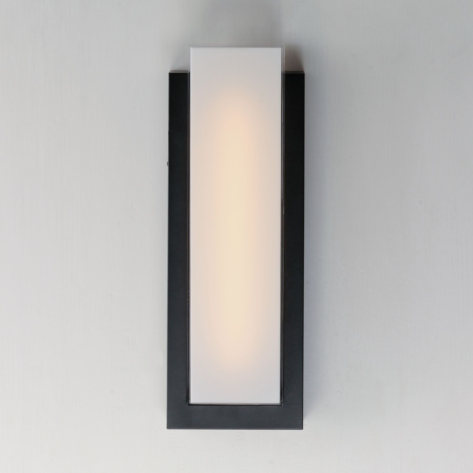 ET2 Lighting - Tower 22" Large LED Outdoor Wall Sconce, Black Finish | Bees Lighting