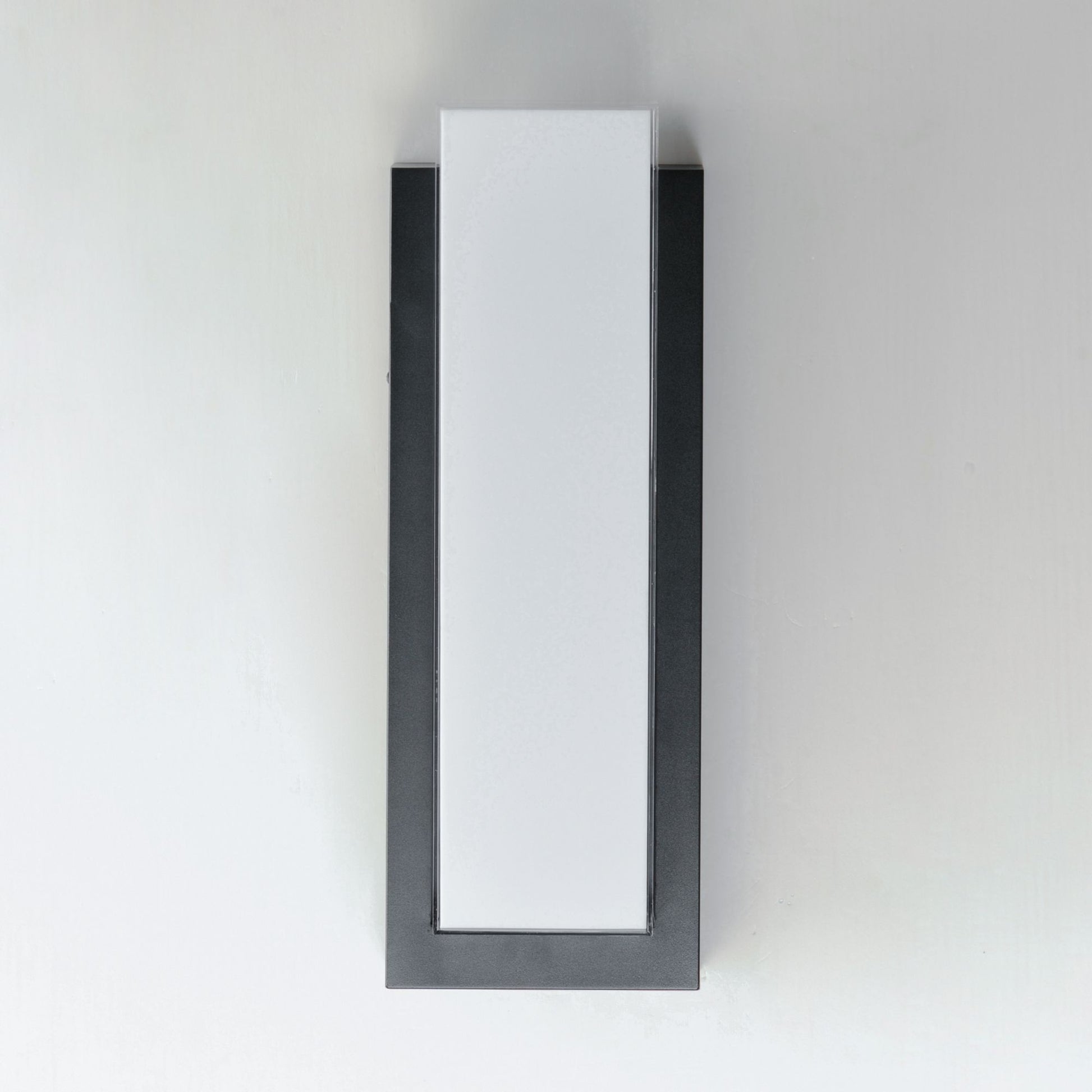 ET2 Lighting - Tower 22" Large LED Outdoor Wall Sconce, Black Finish | Bees Lighting