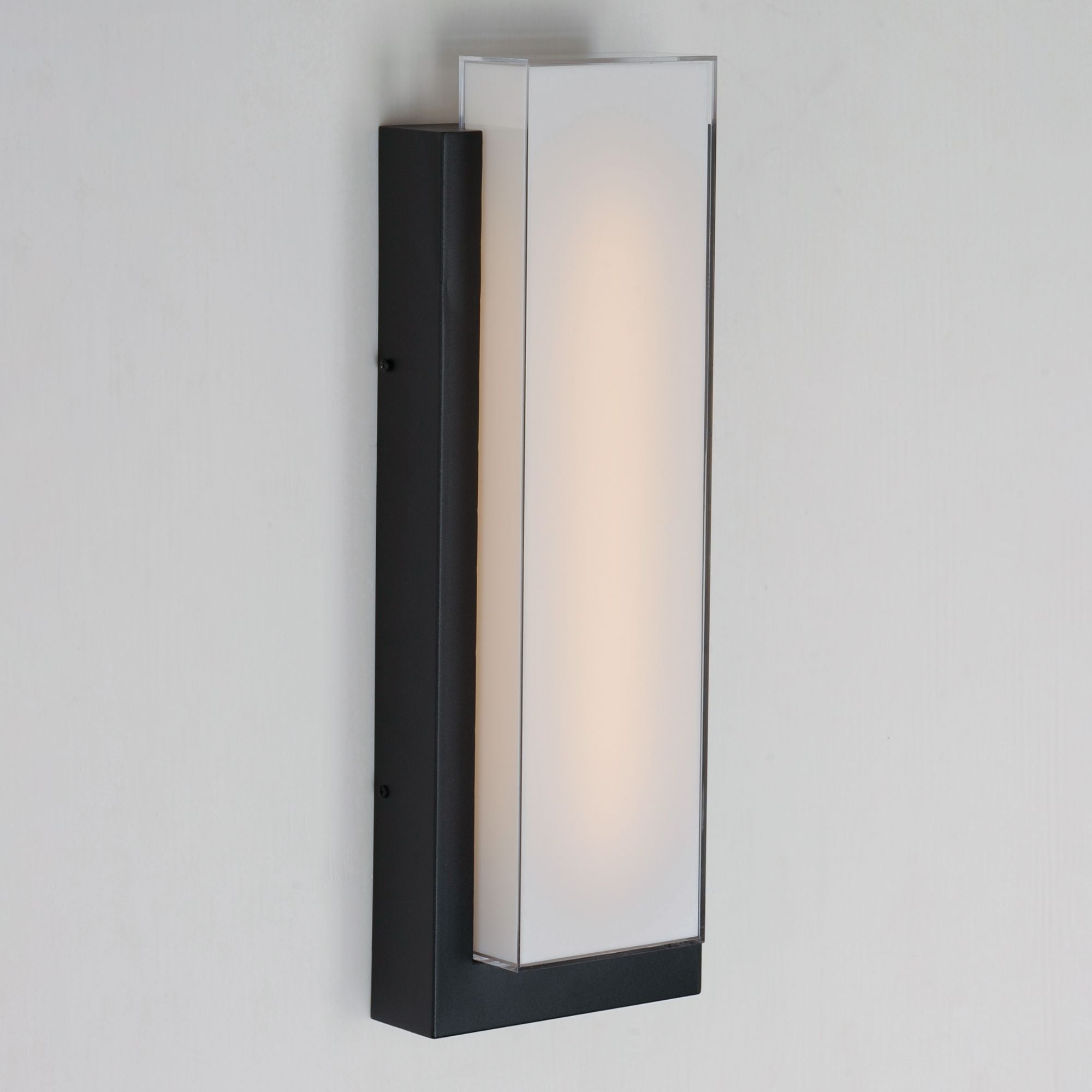 ET2 Lighting - Tower 22" Large LED Outdoor Wall Sconce, Black Finish | Bees Lighting