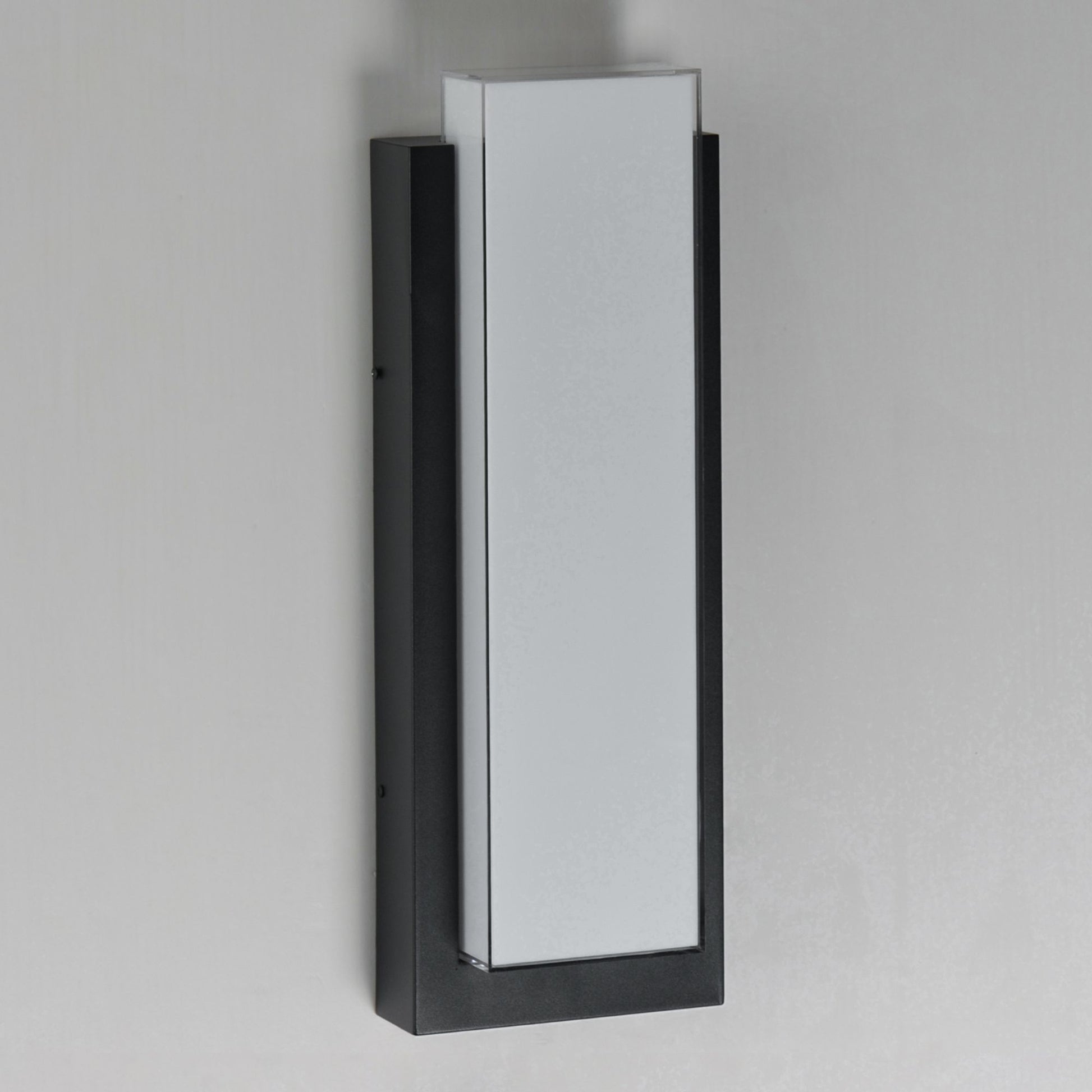 ET2 Lighting - Tower 22" Large LED Outdoor Wall Sconce, Black Finish | Bees Lighting