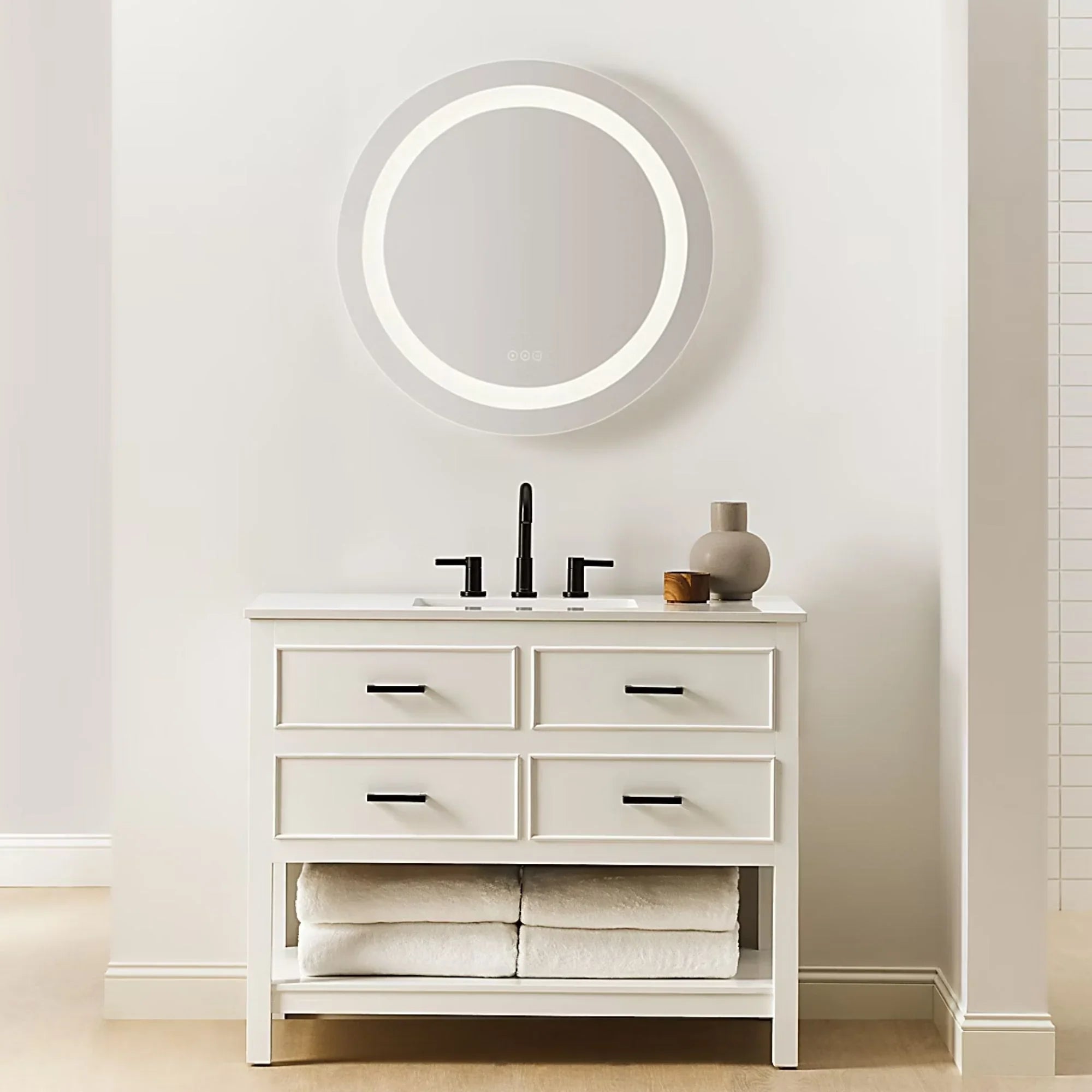 Mera Illuminated Mirror Round 30" x 30"