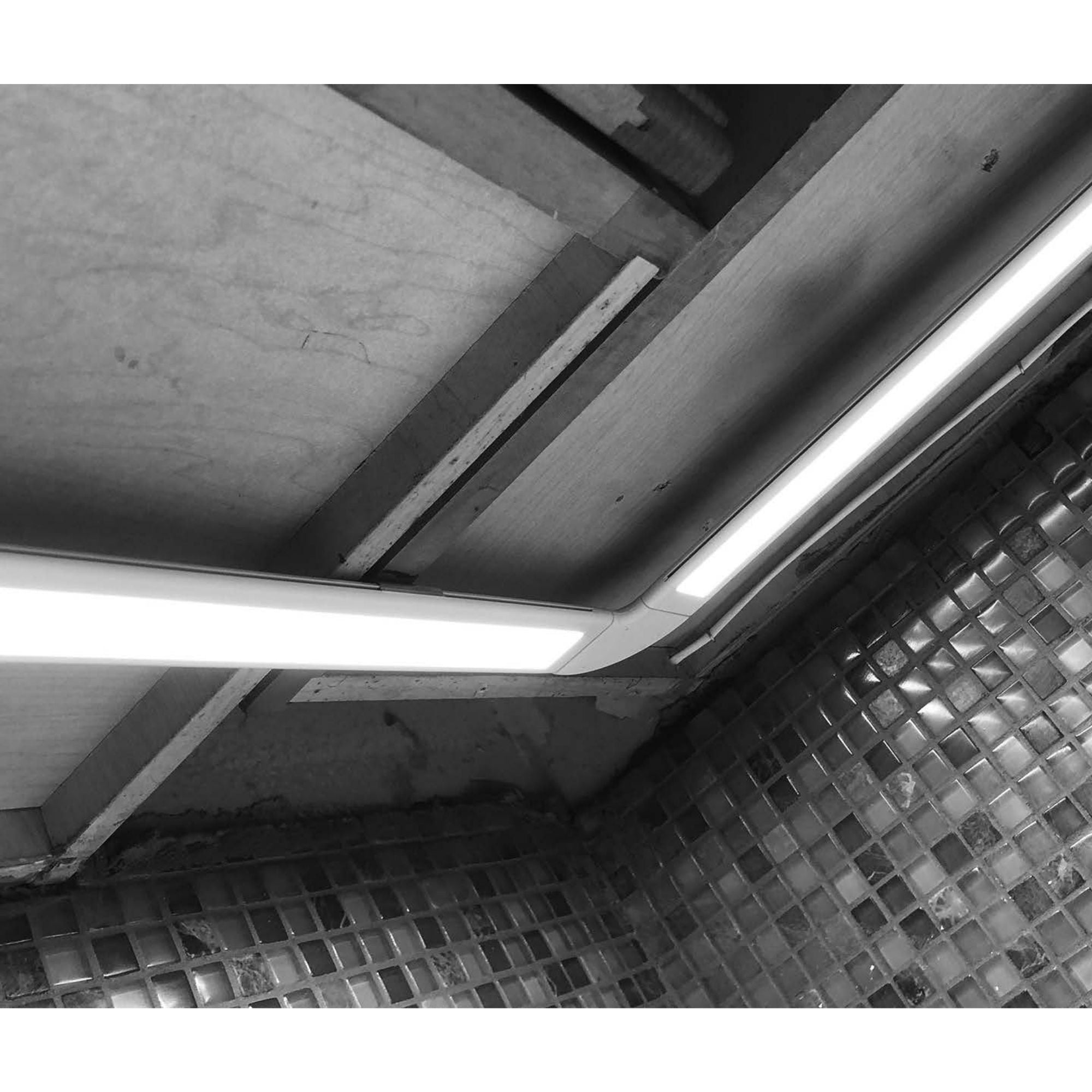 SlimEdge 32 Inch LED Under Cabinet Light, 2700K, 24VDC, 750 Lumens, Bronze - Bees Lighting