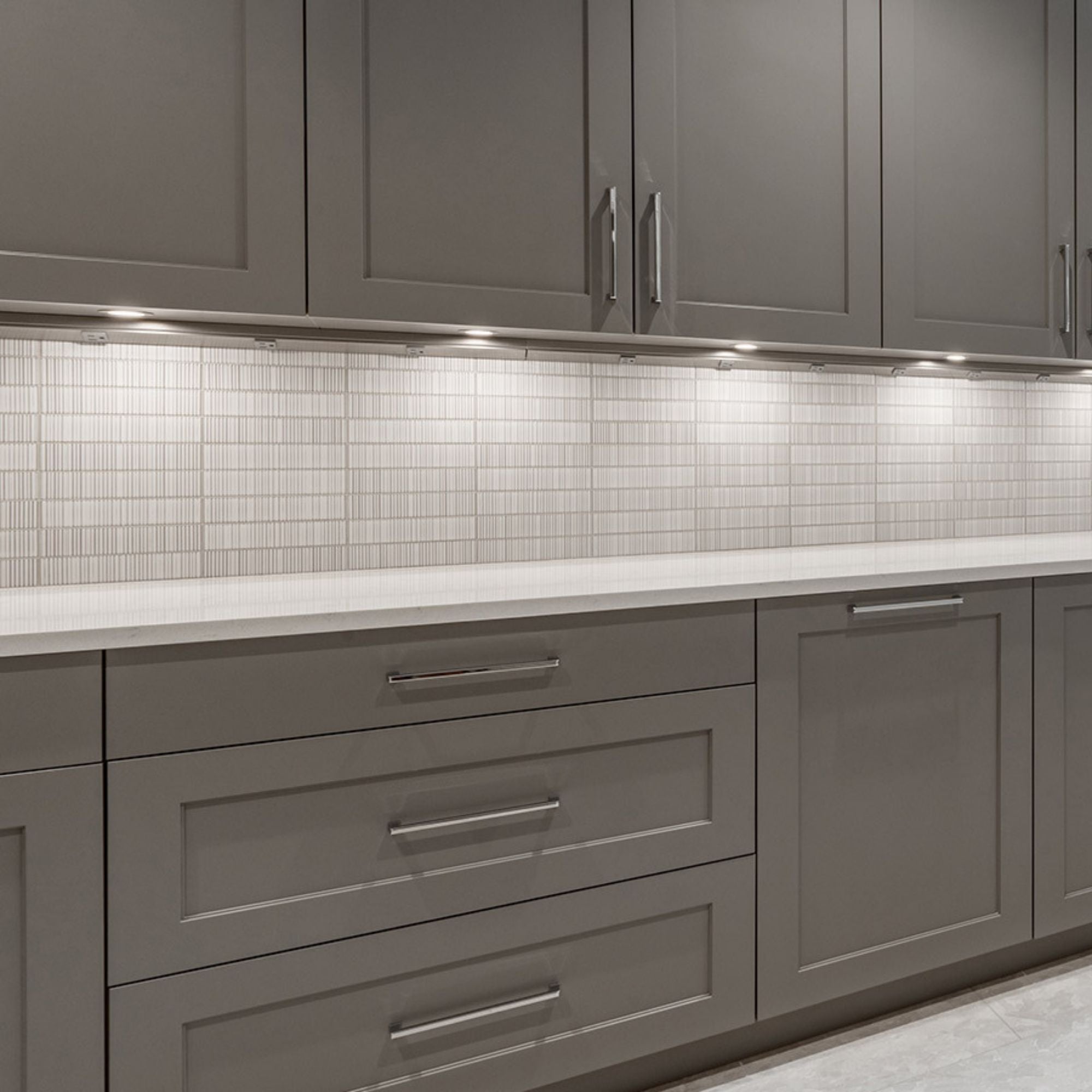 Surface/Recess Mount LED Slim Puck, 170 Lumens, 3000K, 24VDC, Black