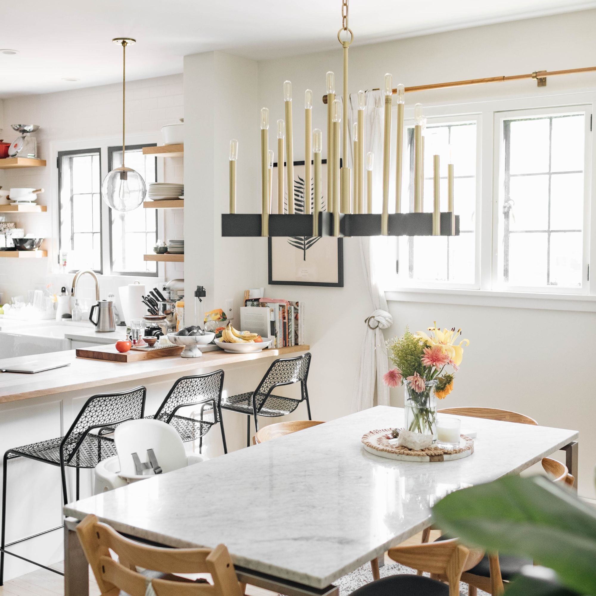 Abrams 34" 18-Light Chandelier, Aged Brass Finish