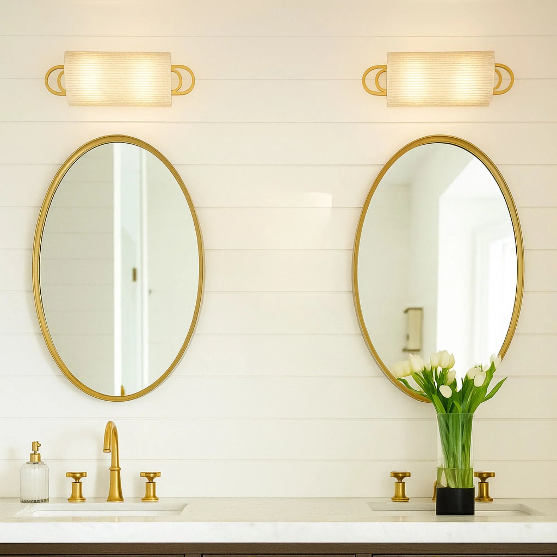 Hudson Valley Lighting - Buckley 18" Bath and Vanity Light, Aged Brass Finish | Bees Lighting