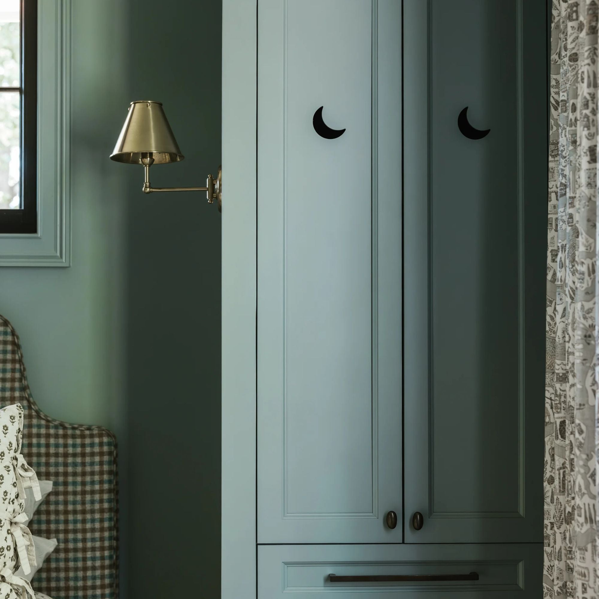 Classic No.1 11" Swing Arm Lamp, Aged Brass Finish