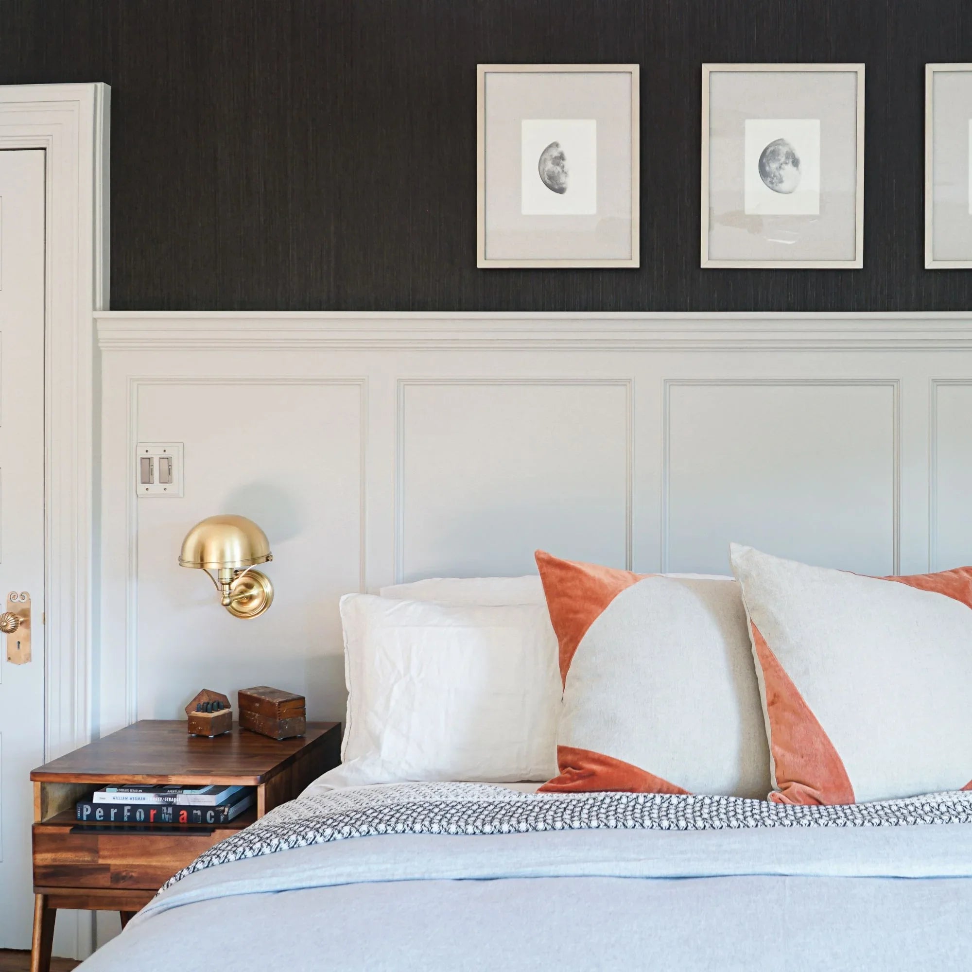 Hudson Valley Lighting - Covington 11" Wall Sconce, Aged Brass Finish | Bees Lighting