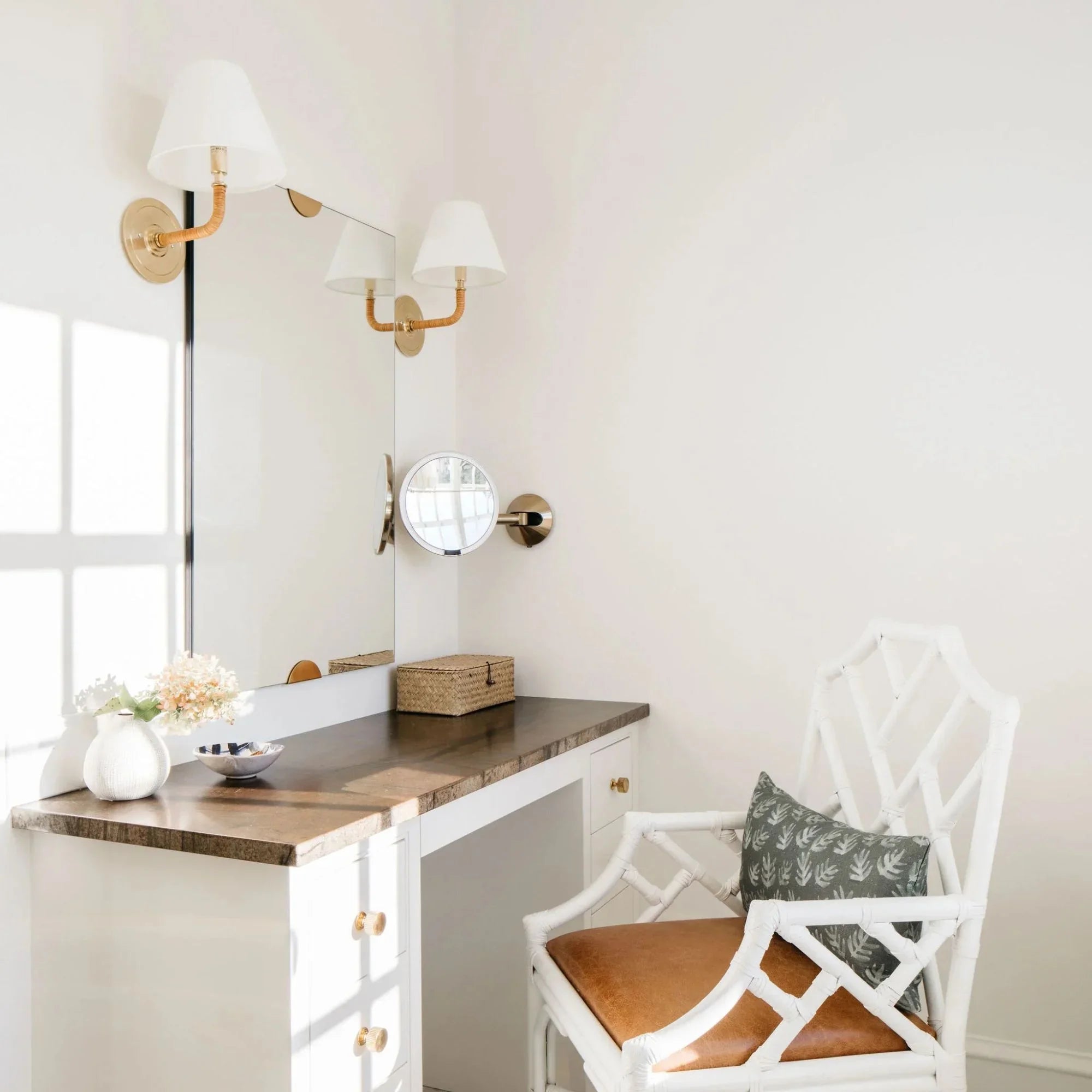 Curves No.1 11" Wall Sconce, Aged Brass Finish