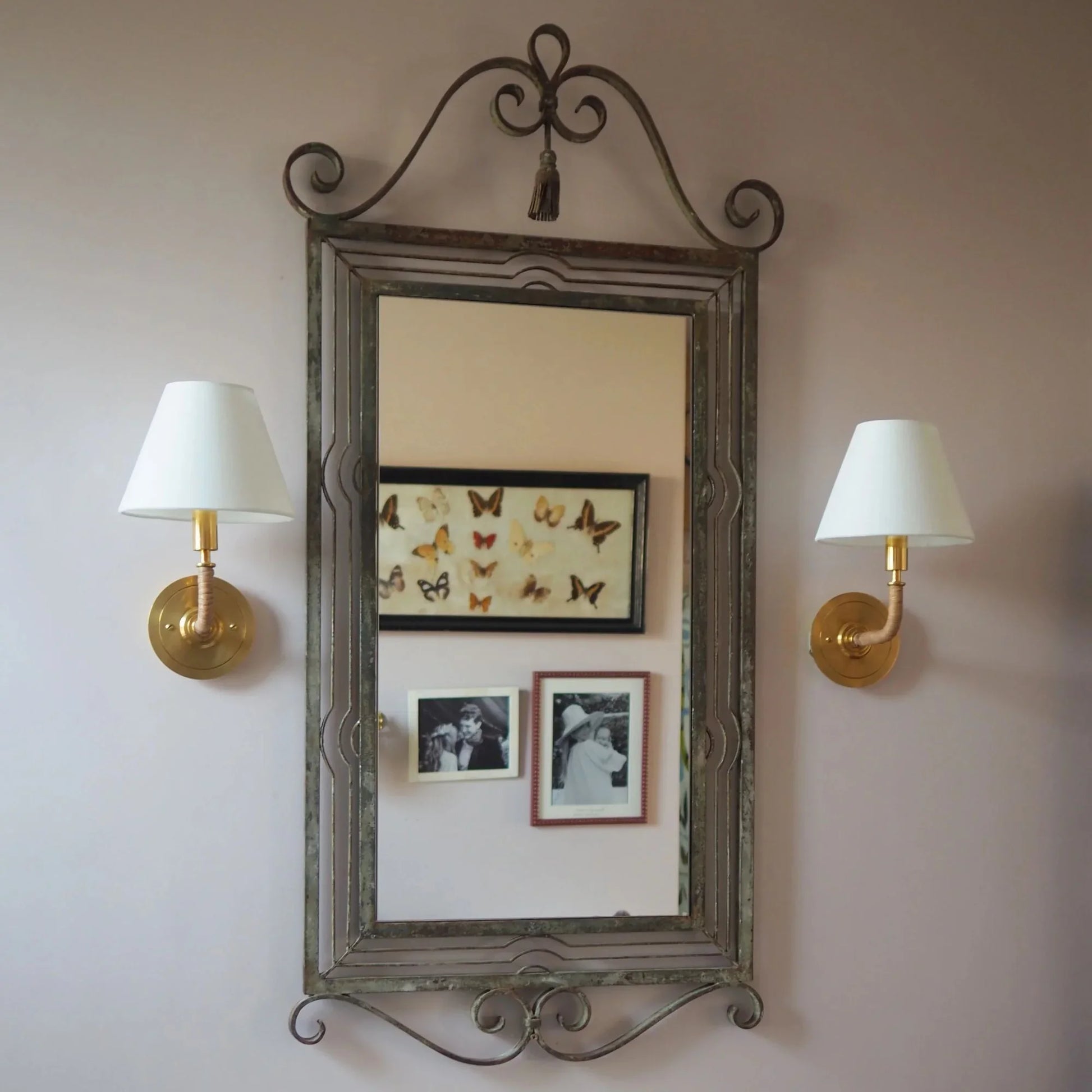 Hudson Valley Lighting - Curves No.1 11" Wall Sconce, Aged Brass Finish | Bees Lighting