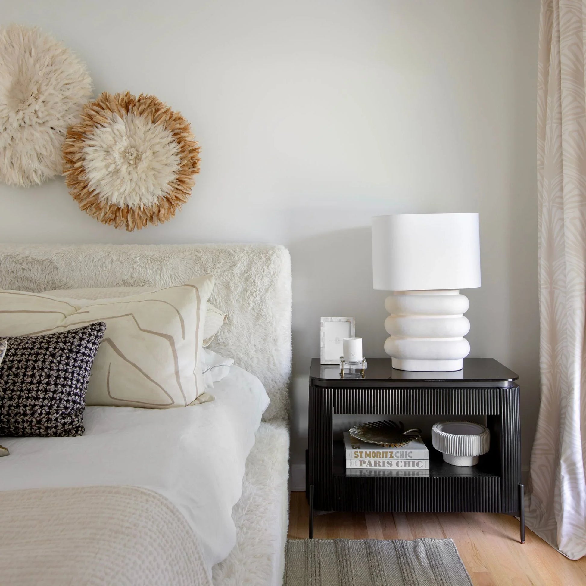 Hudson Valley Lighting - Ewing 25" Table Lamp, Aged Brass/Weathered Ivory Ceramic Finish | Bees Lighting