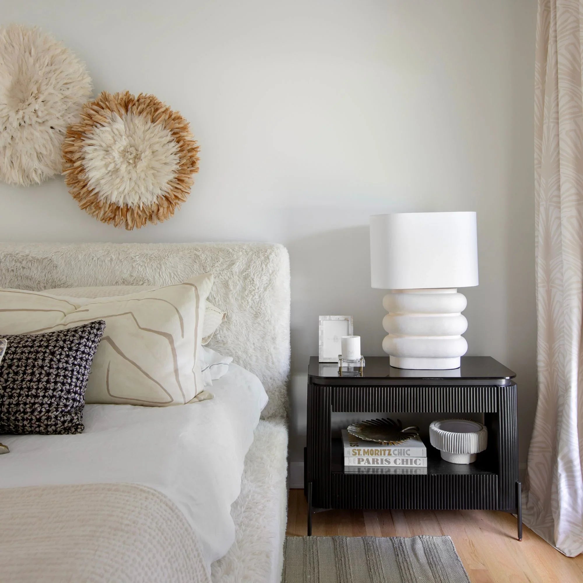 Hudson Valley Lighting - Ewing 25" Table Lamp, Aged Brass/Weathered Ivory Ceramic Finish | Bees Lighting