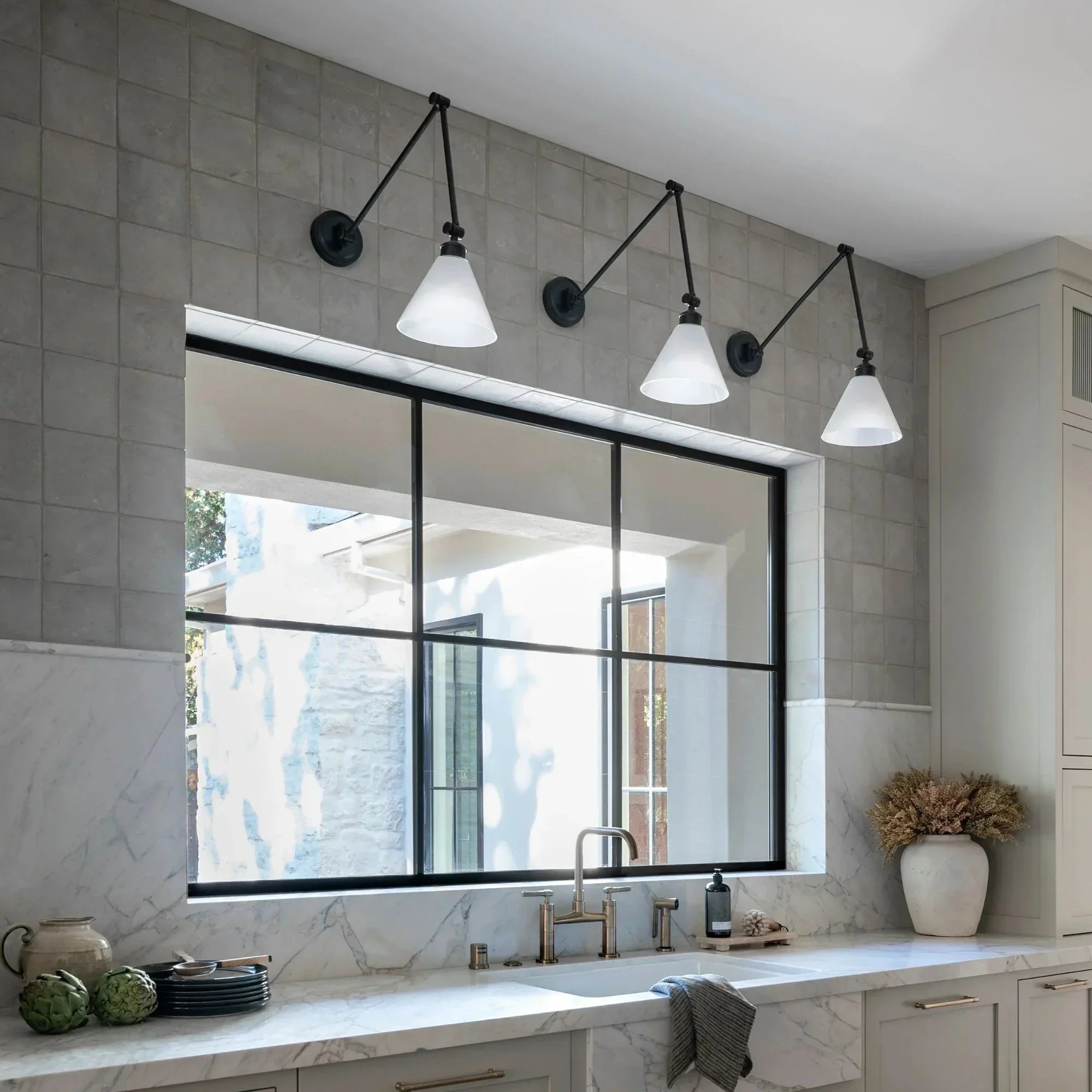 HVL Exeter 19" Swing Arm Lamp