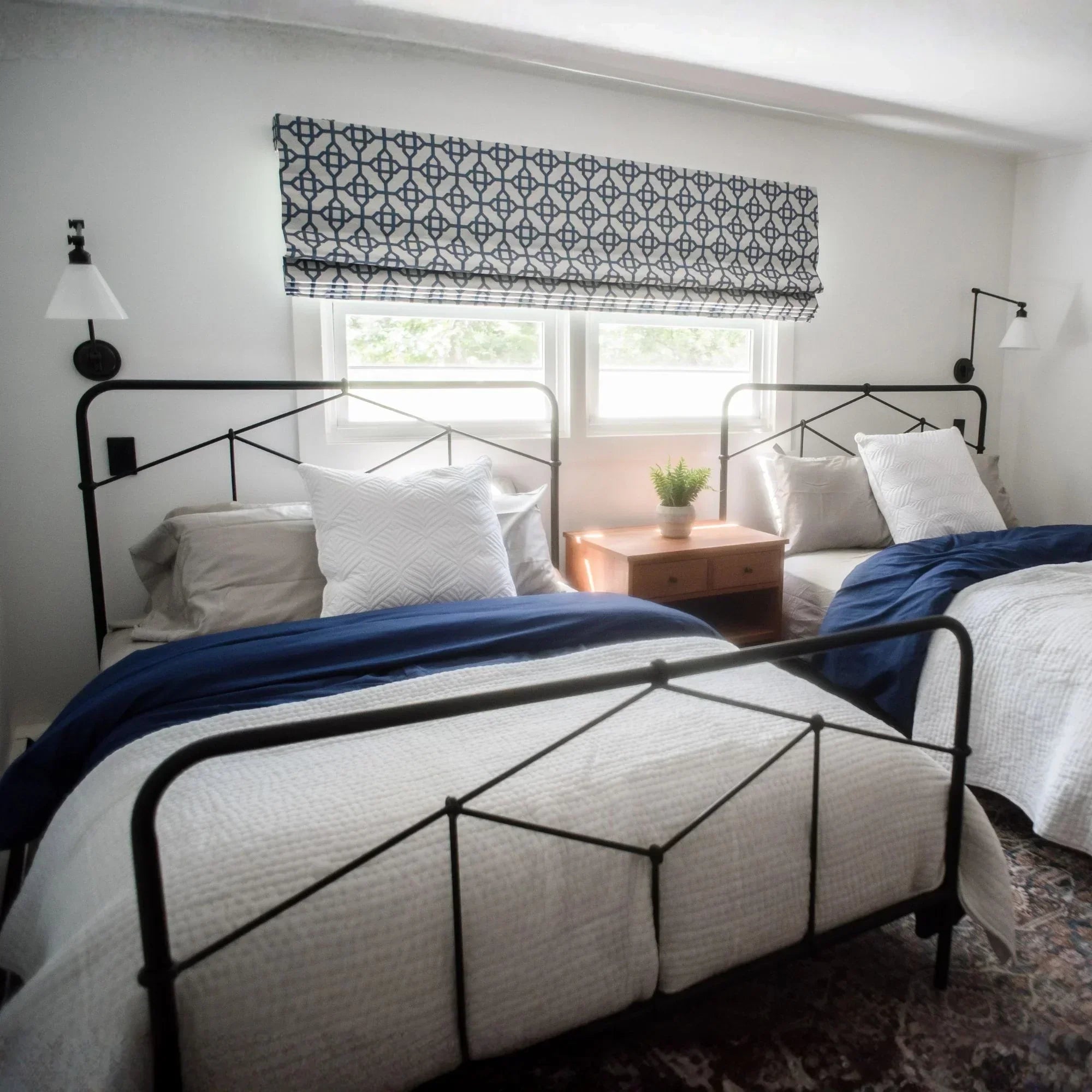 HVL Exeter 19" Swing Arm Lamp