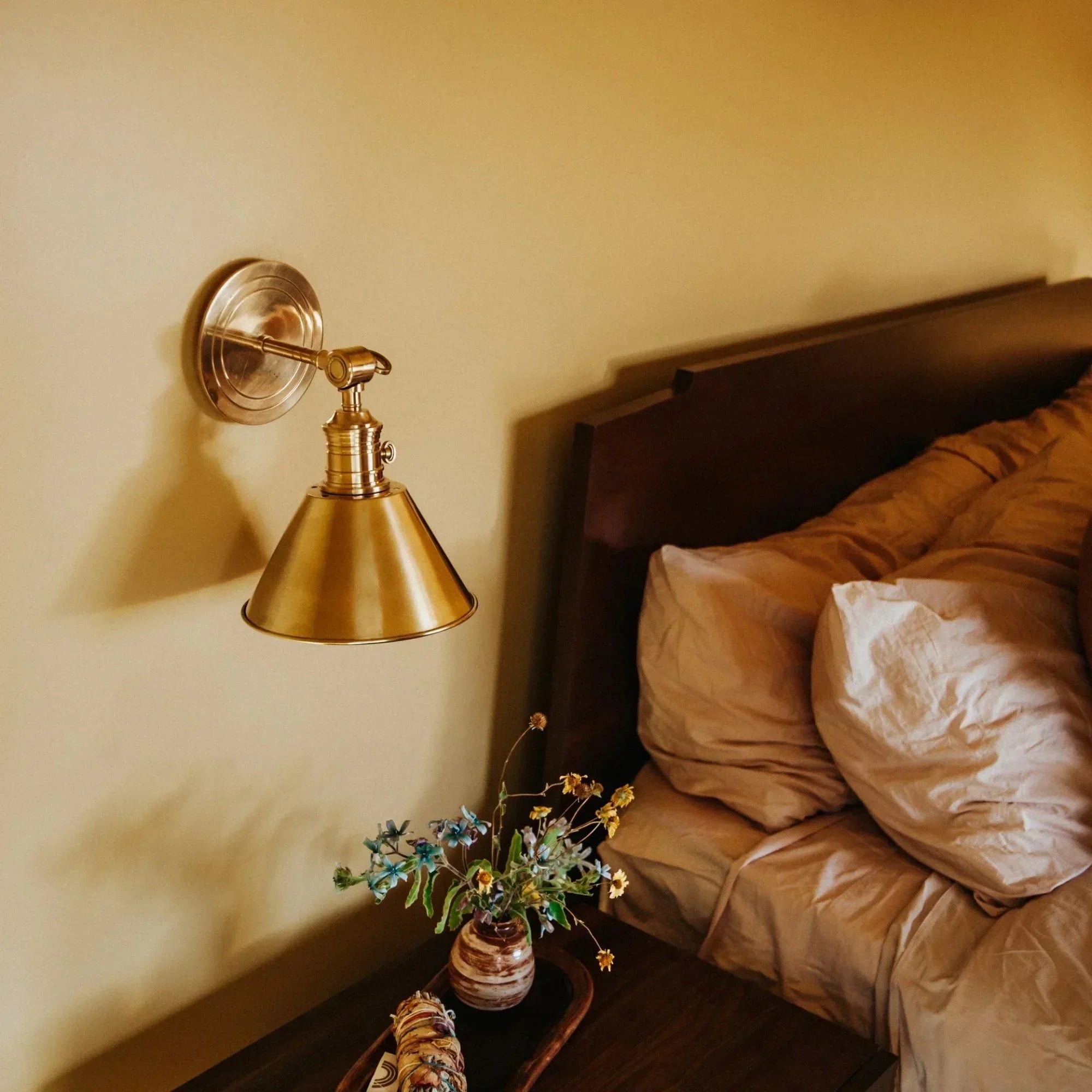 HVL Garden City 11" Swing Arm Lamp