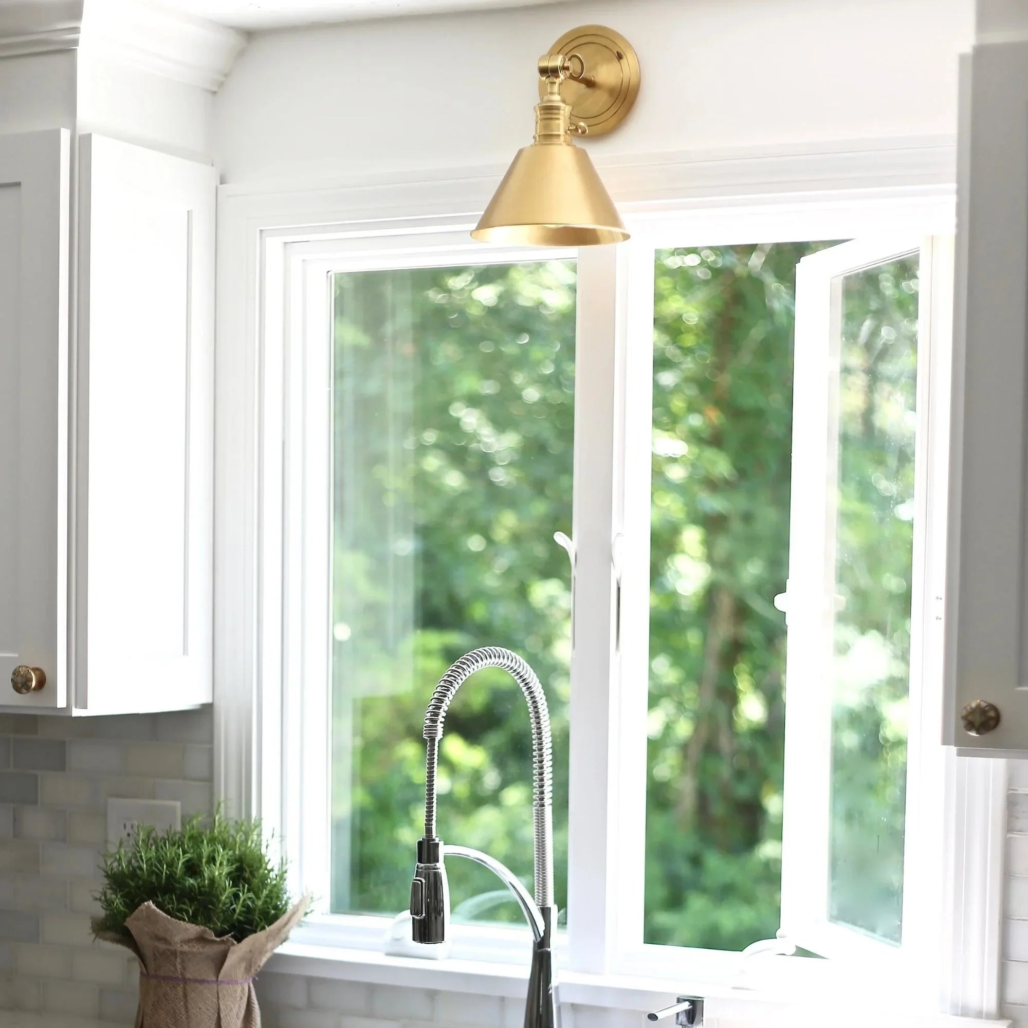 Garden City 11" Swing Arm Lamp, Aged Brass Finish