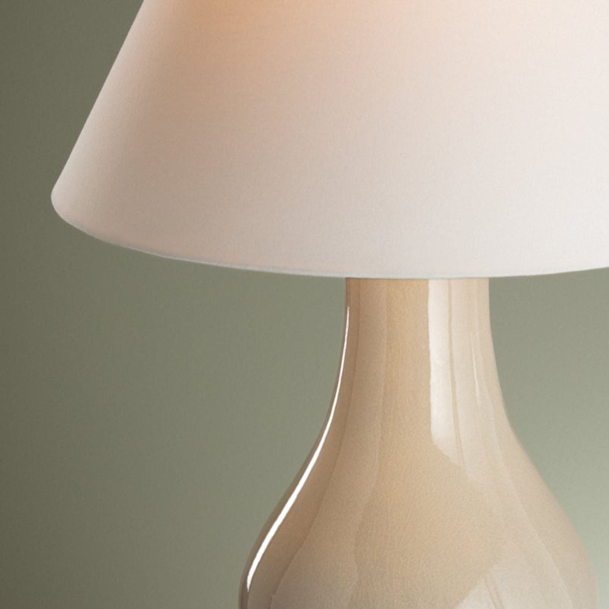 Hanslope 32" Table Lamp, Aged Brass/Ceramic French Muslin Finish