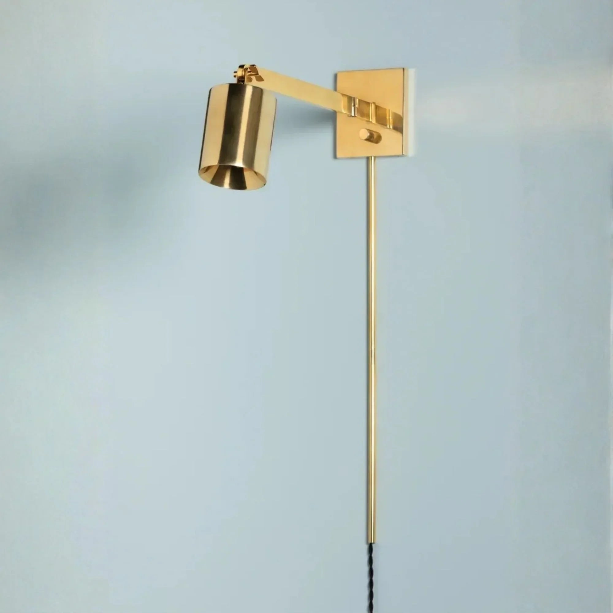 Highgrove 9" Plug-in Sconce, Aged Brass Finish