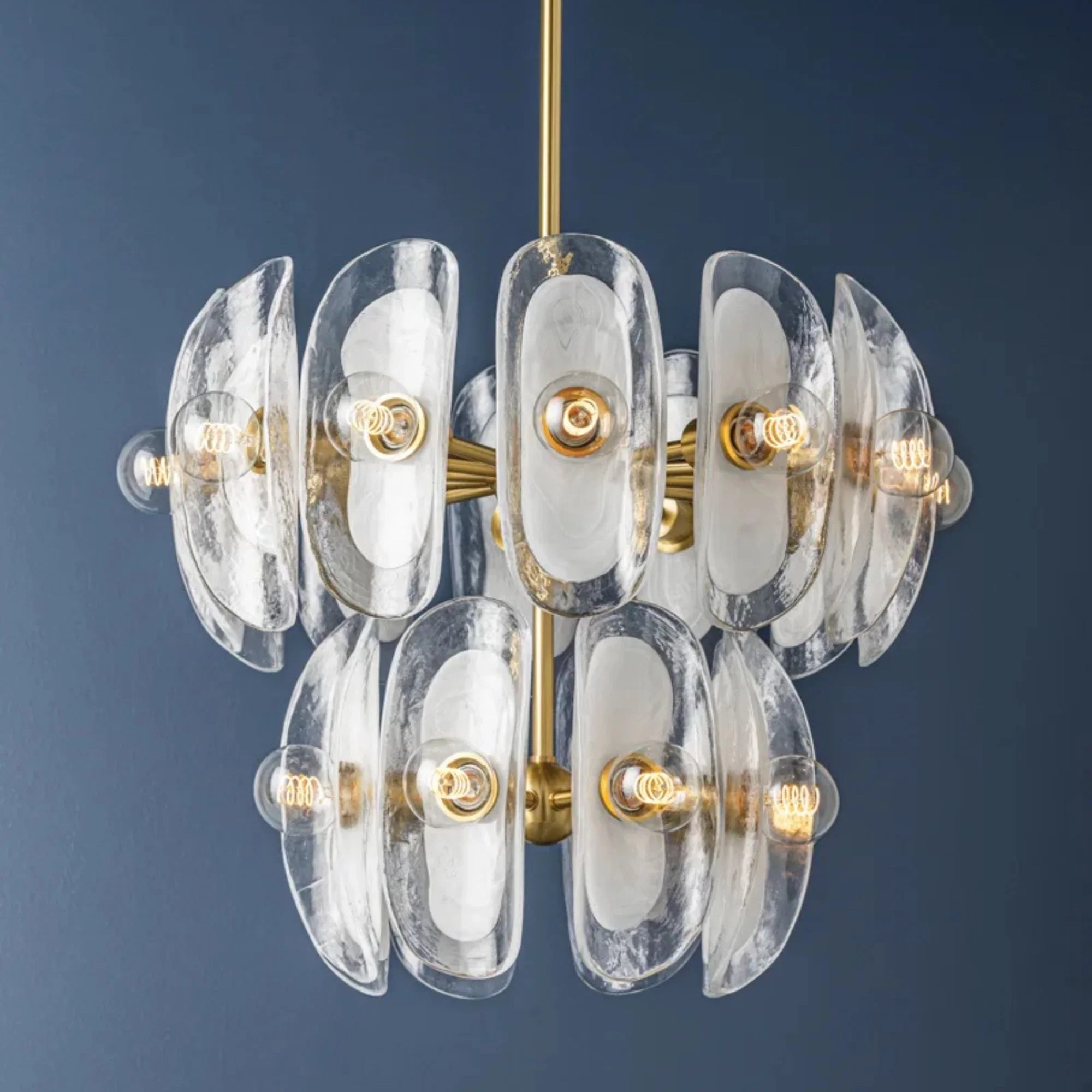 Hilo 31" 20-Light Chandelier, Aged Brass Finish
