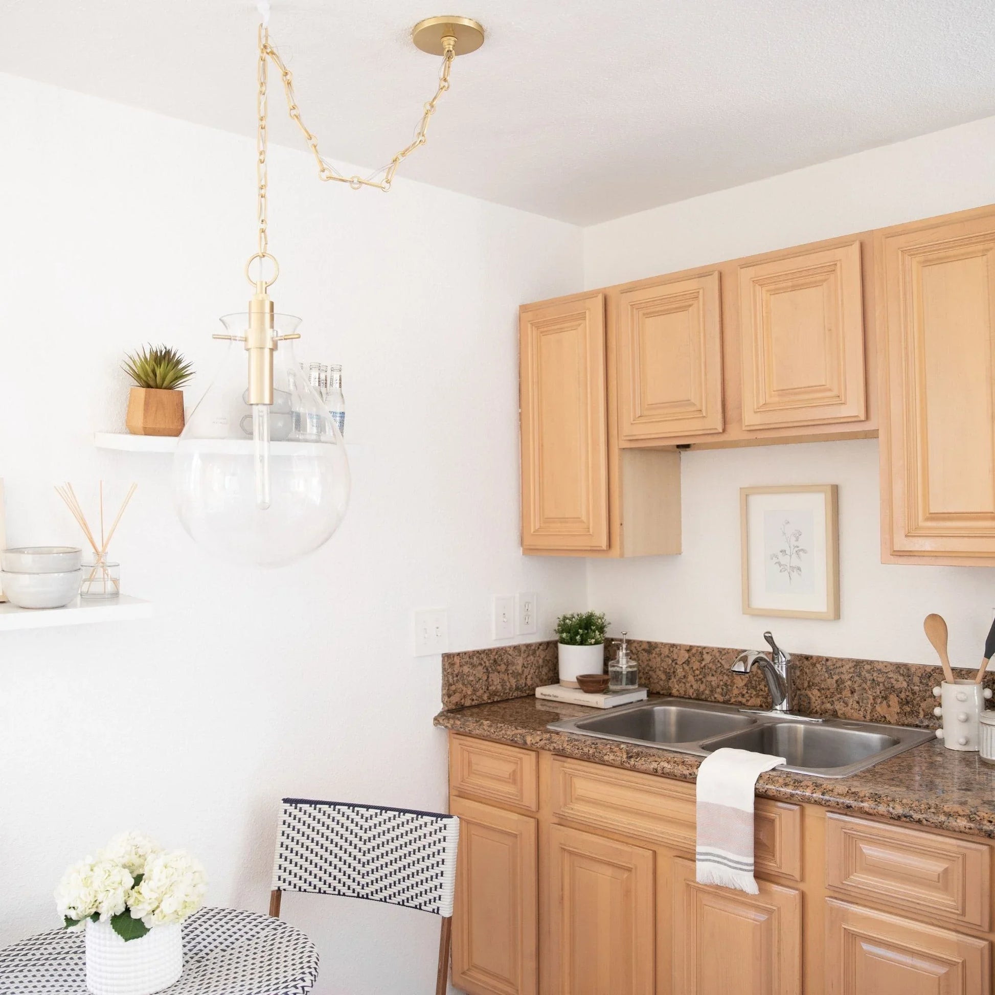 Hudson Valley Lighting - Ivy 23" Pendant, Aged Brass Finish | Bees Lighting