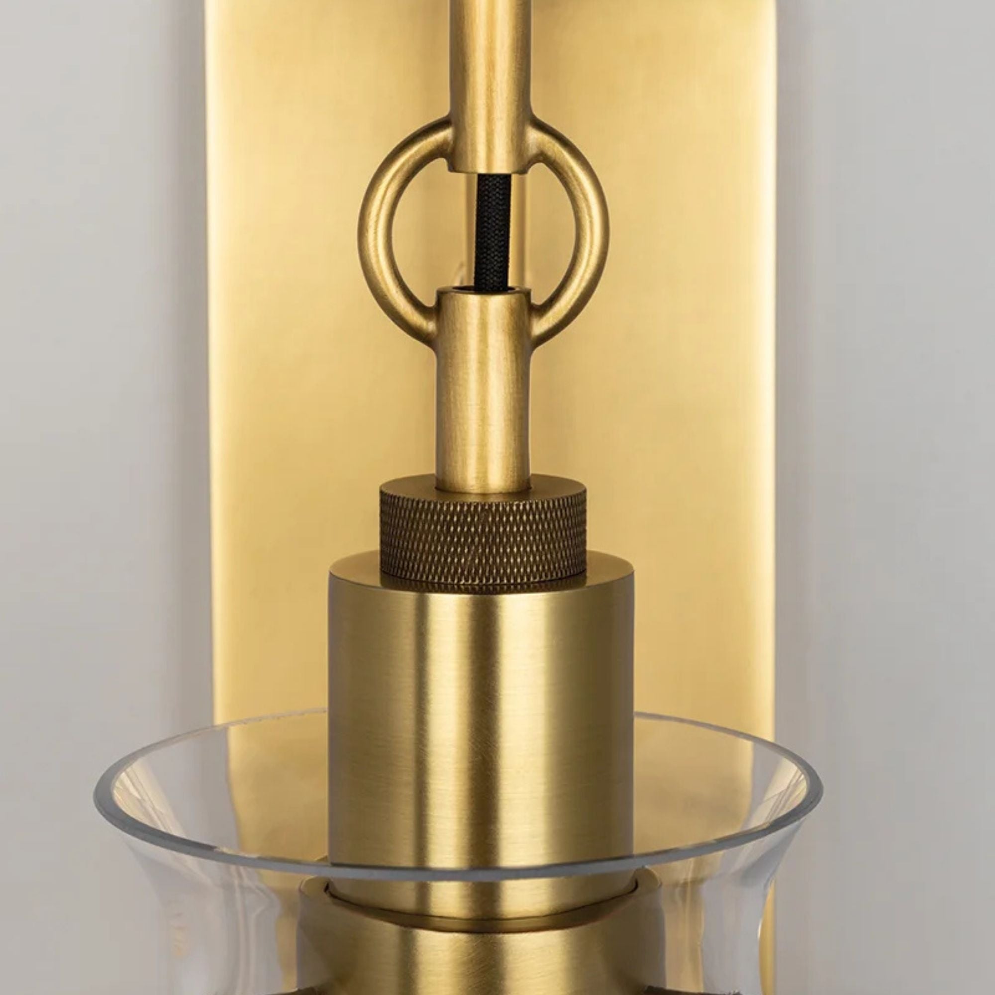 Ivy 18" Wall Sconce, Aged Brass Finish
