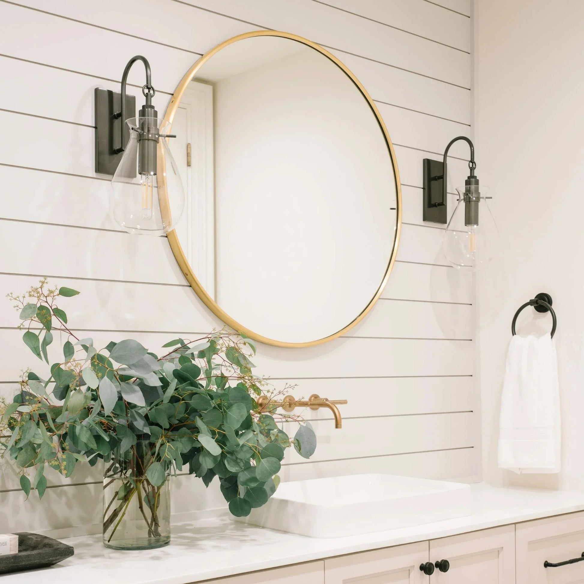 Hudson Valley Lighting - Ivy 18" Wall Sconce, Old Bronze Finish | Bees Lighting