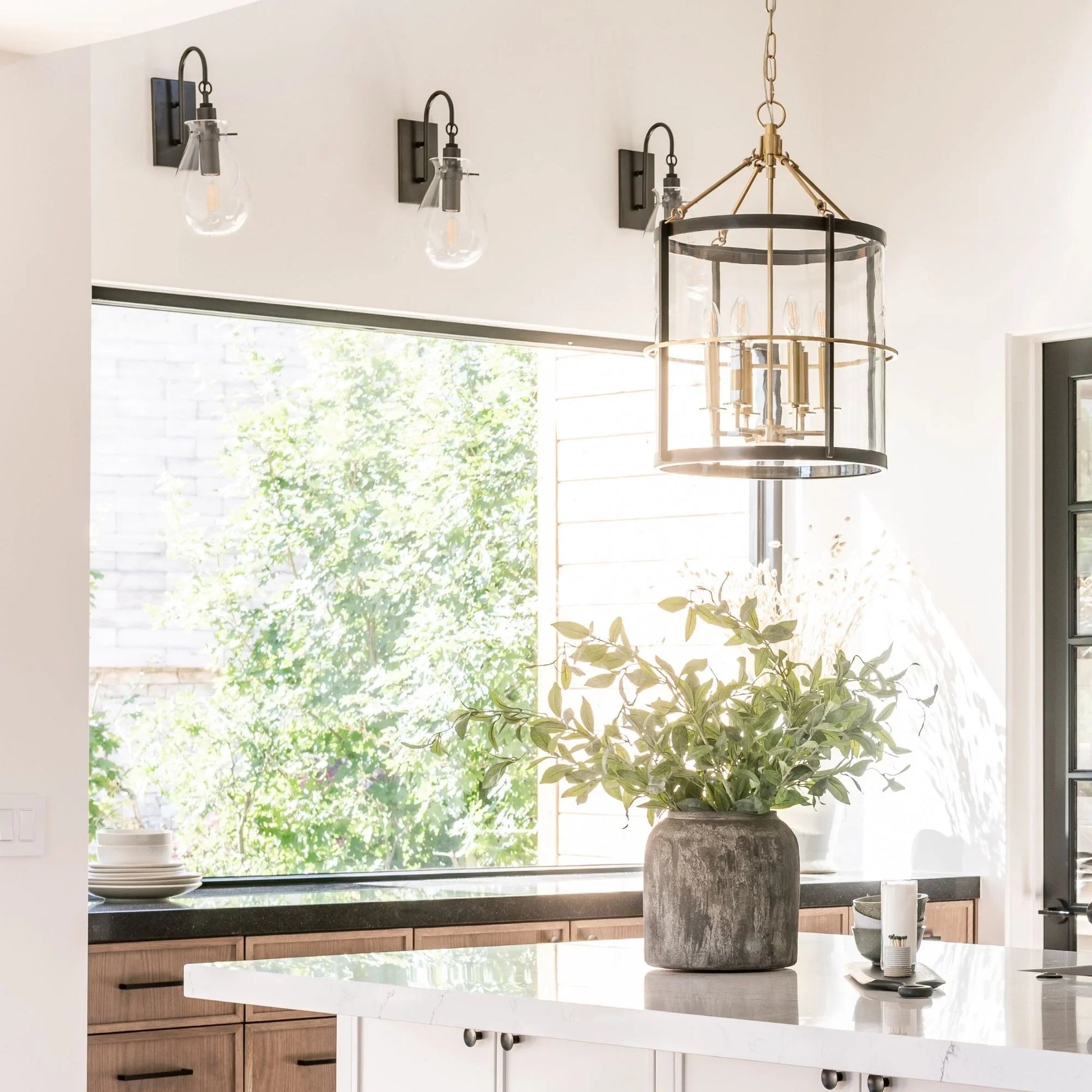 Hudson Valley Lighting - Ivy 18" Wall Sconce, Old Bronze Finish | Bees Lighting