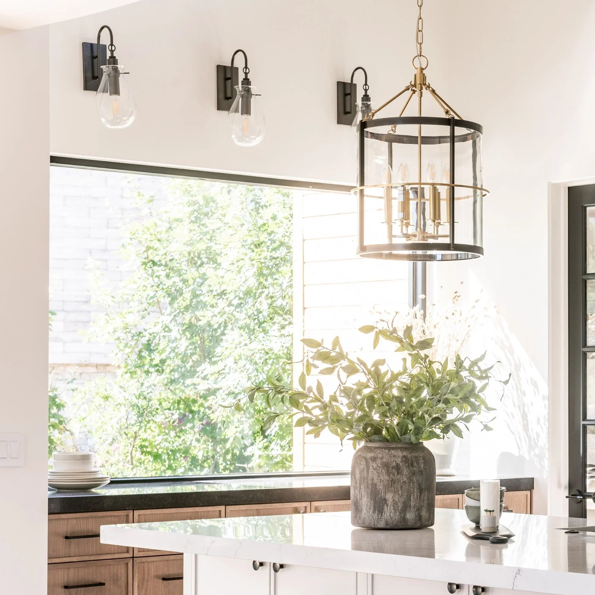 Hudson Valley Lighting - Ivy 18" Wall Sconce, Old Bronze Finish | Bees Lighting