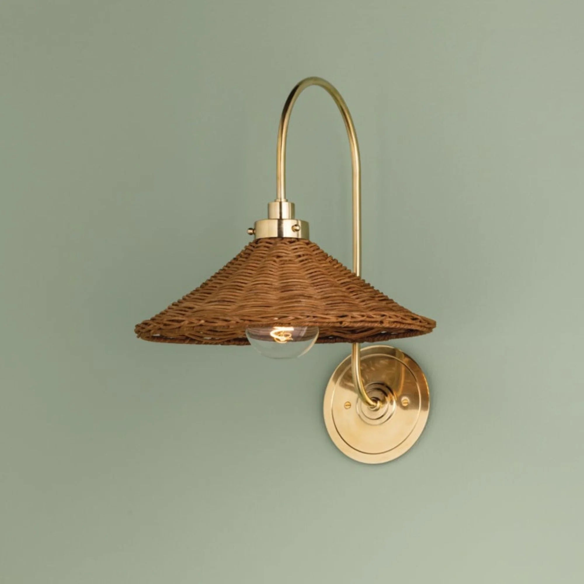 Kensington 16" Wall Sconce, Aged Brass Finish