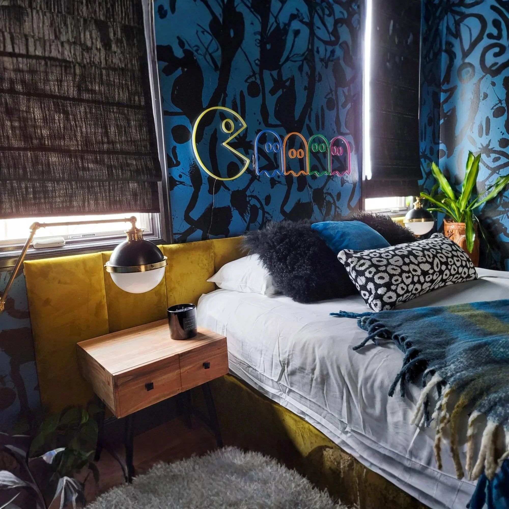 Latham 21" Swing Arm Lamp, Aged/Antique Distressed Bronze Finish