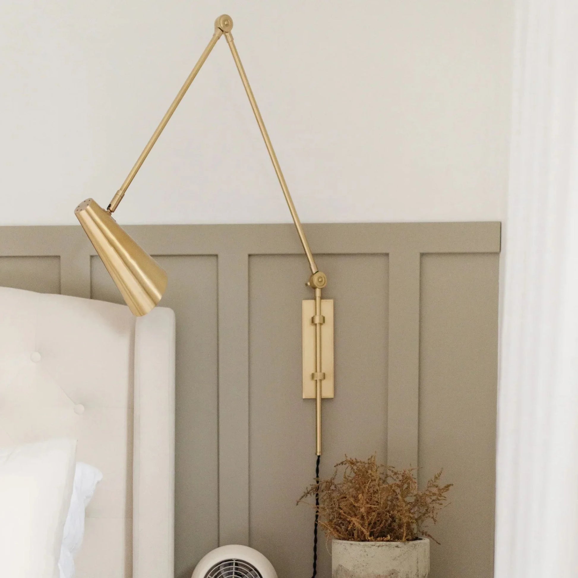 Hudson Valley Lighting - Lorne 26" Wall Sconce, Aged Brass Finish | Bees Lighting