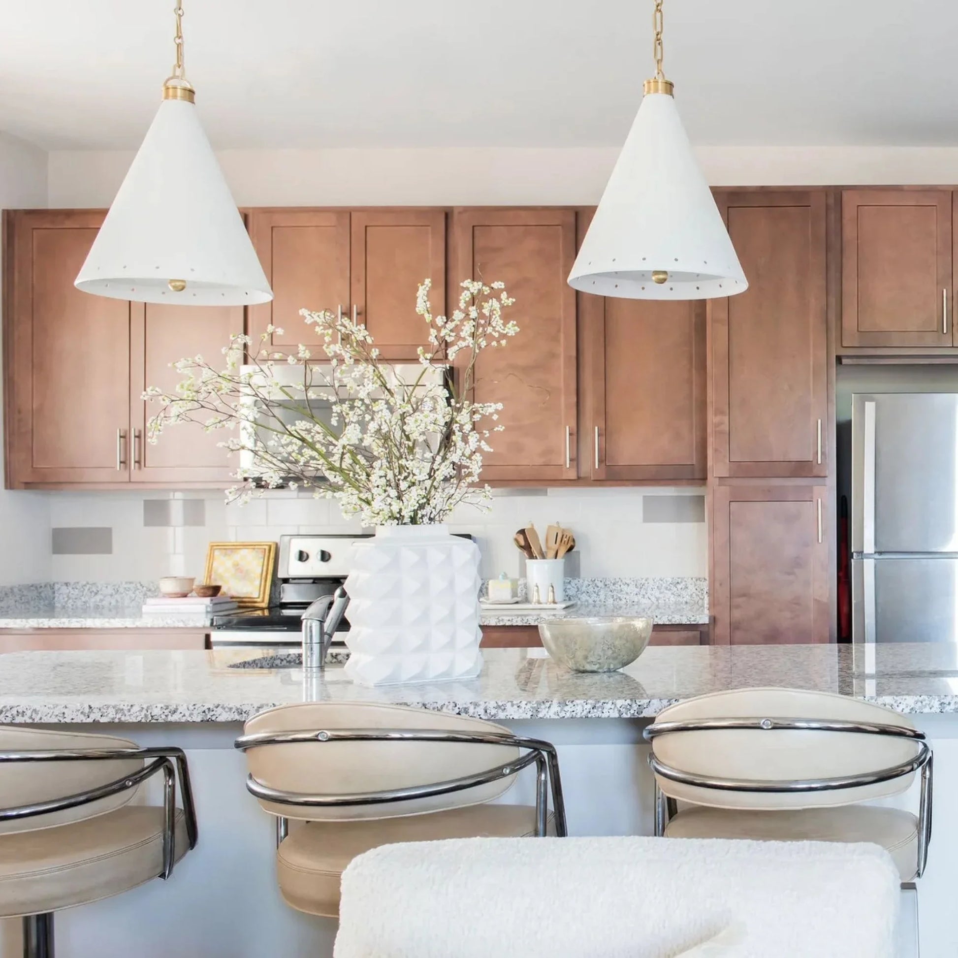 Hudson Valley Lighting - Plaster No.1 19" Pendant, Aged Brass/White Plaster Finish | Bees Lighting