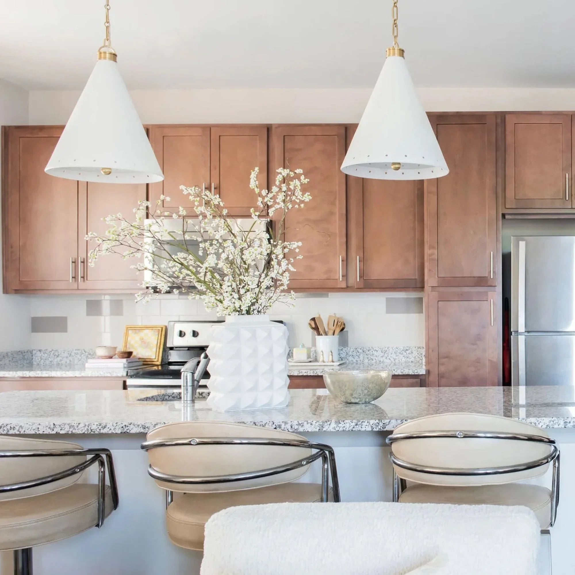 Hudson Valley Lighting - Plaster No.1 19" Pendant, Aged Brass/White Plaster Finish | Bees Lighting