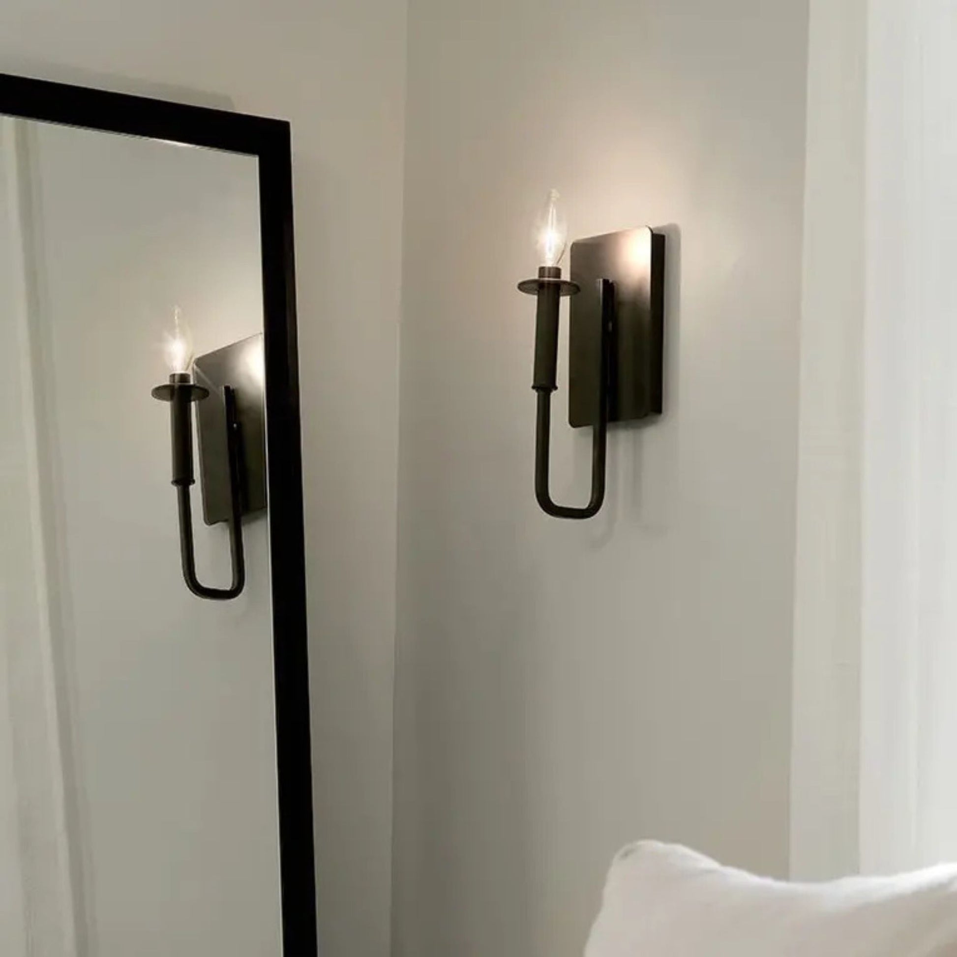 Kichler Lighting - Alden 5" Wall Sconce, Black Finish | Bees Lighting