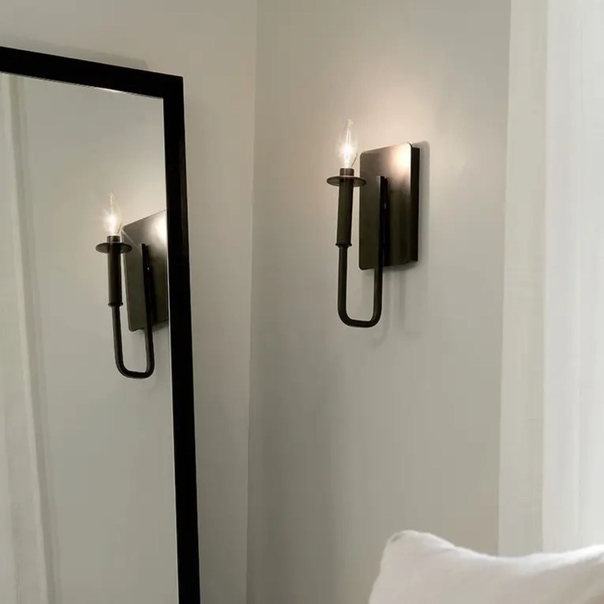 Kichler Lighting - Alden 5" Wall Sconce, Black Finish | Bees Lighting