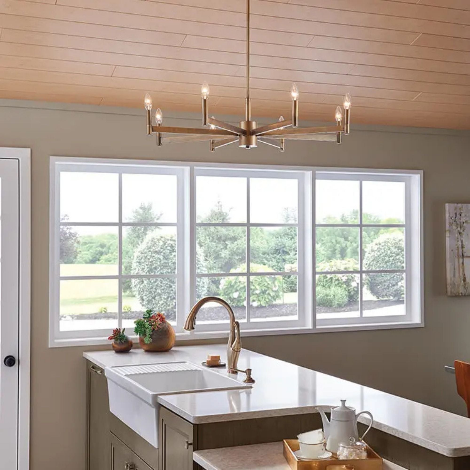 Erzo 36" 8-Light Chandelier, Natural Brass Finish