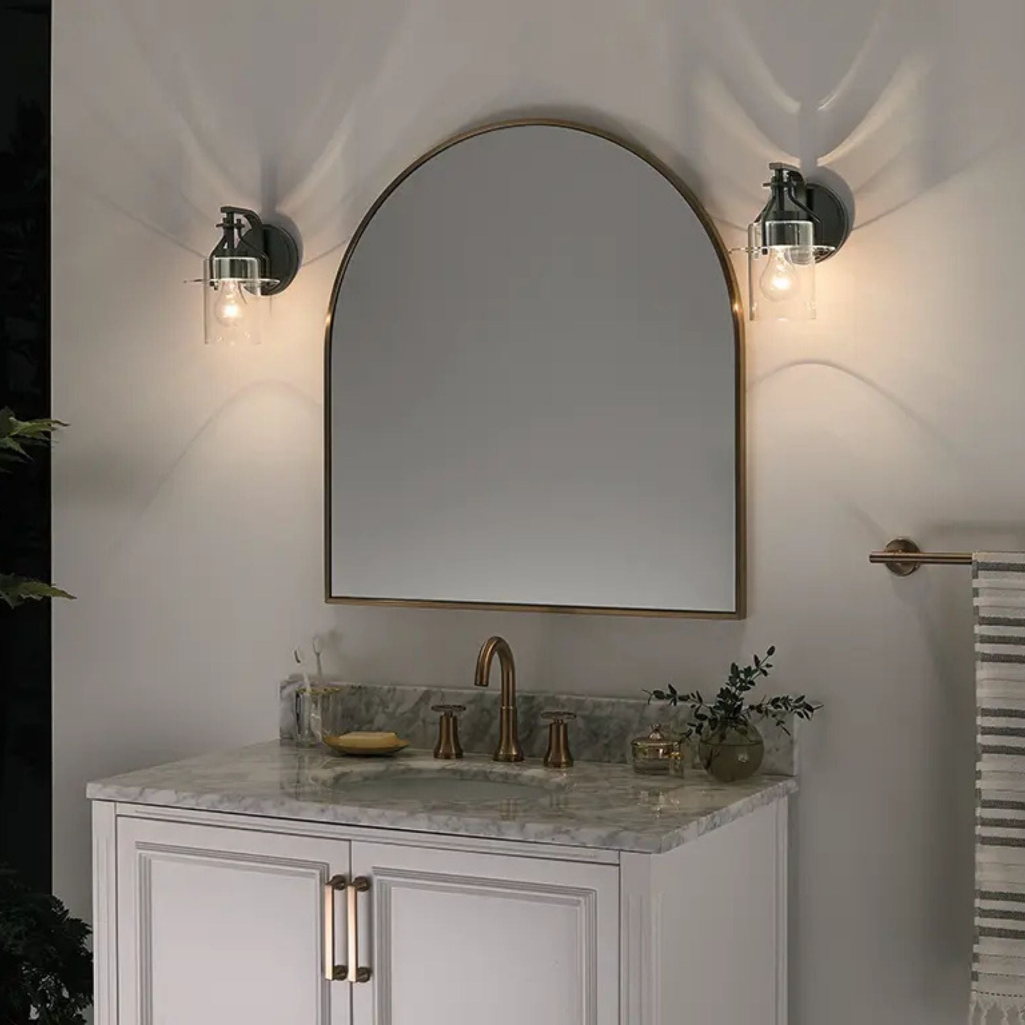 Kichler Lighting - Everett 9" Wall Sconce, Black Finish | Bees Lighting