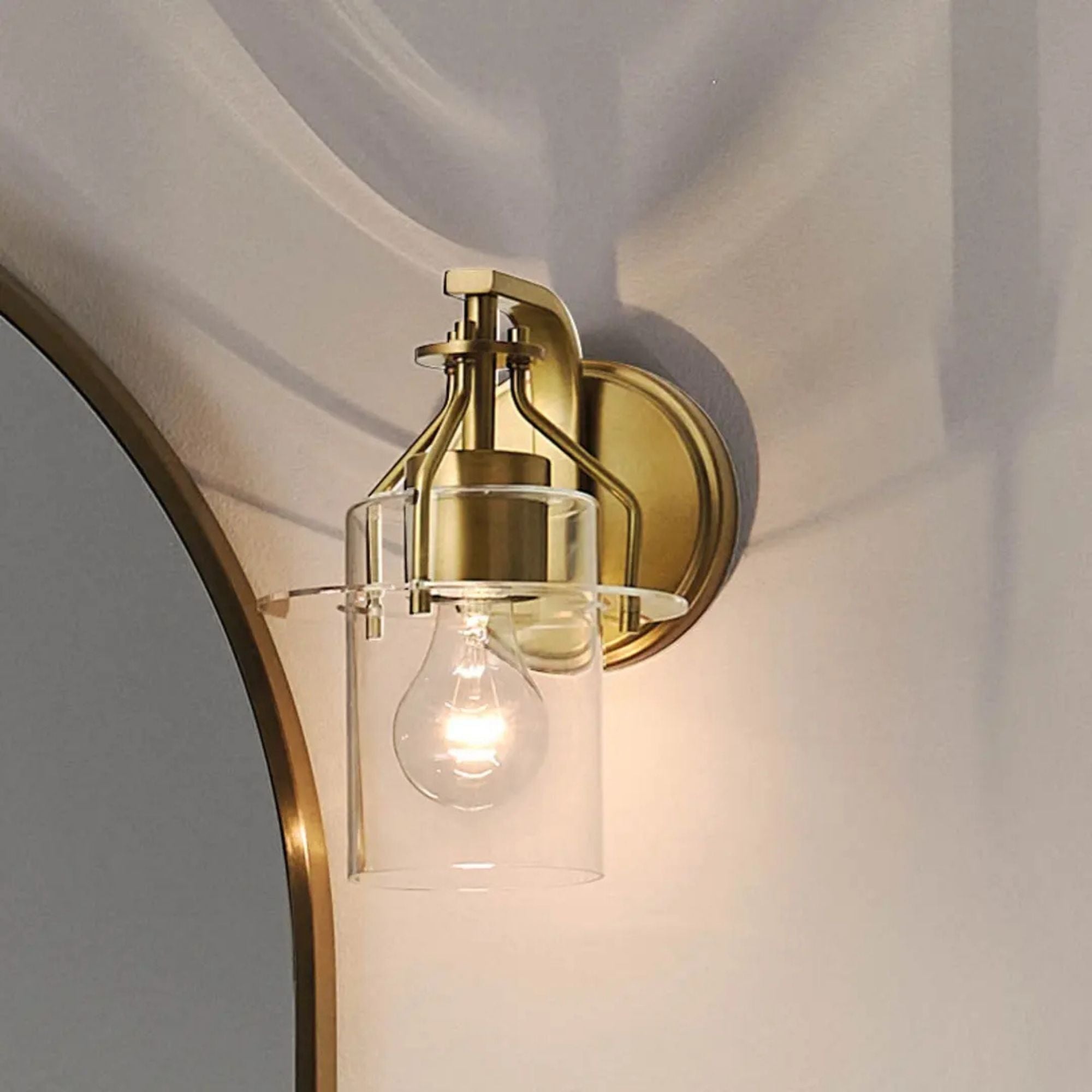 Everett 9" Wall Sconce, Brushed Brass Finish