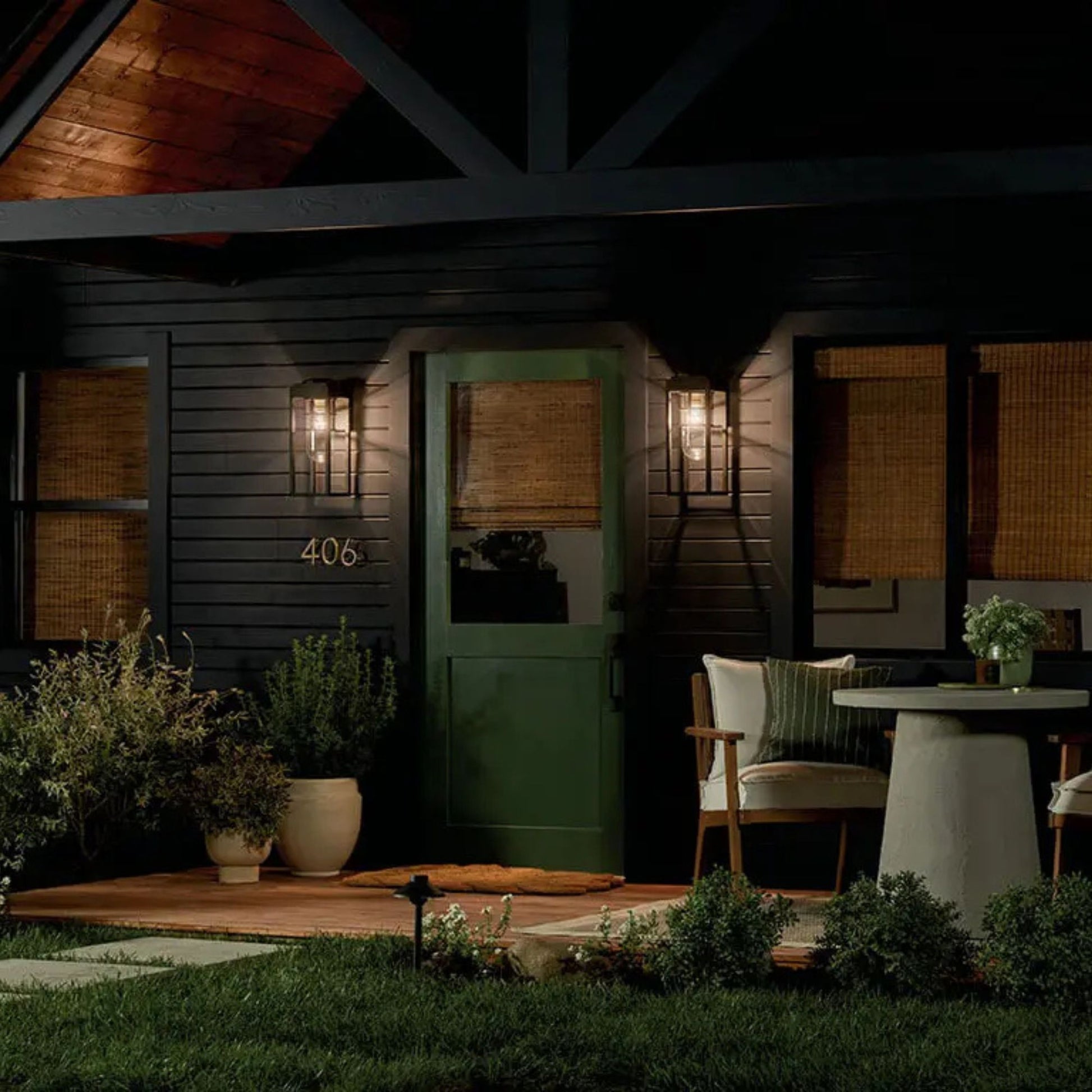 Kichler Lighting - Hone 18" Outdoor Wall Light, Textured Black Finish | Bees Lighting