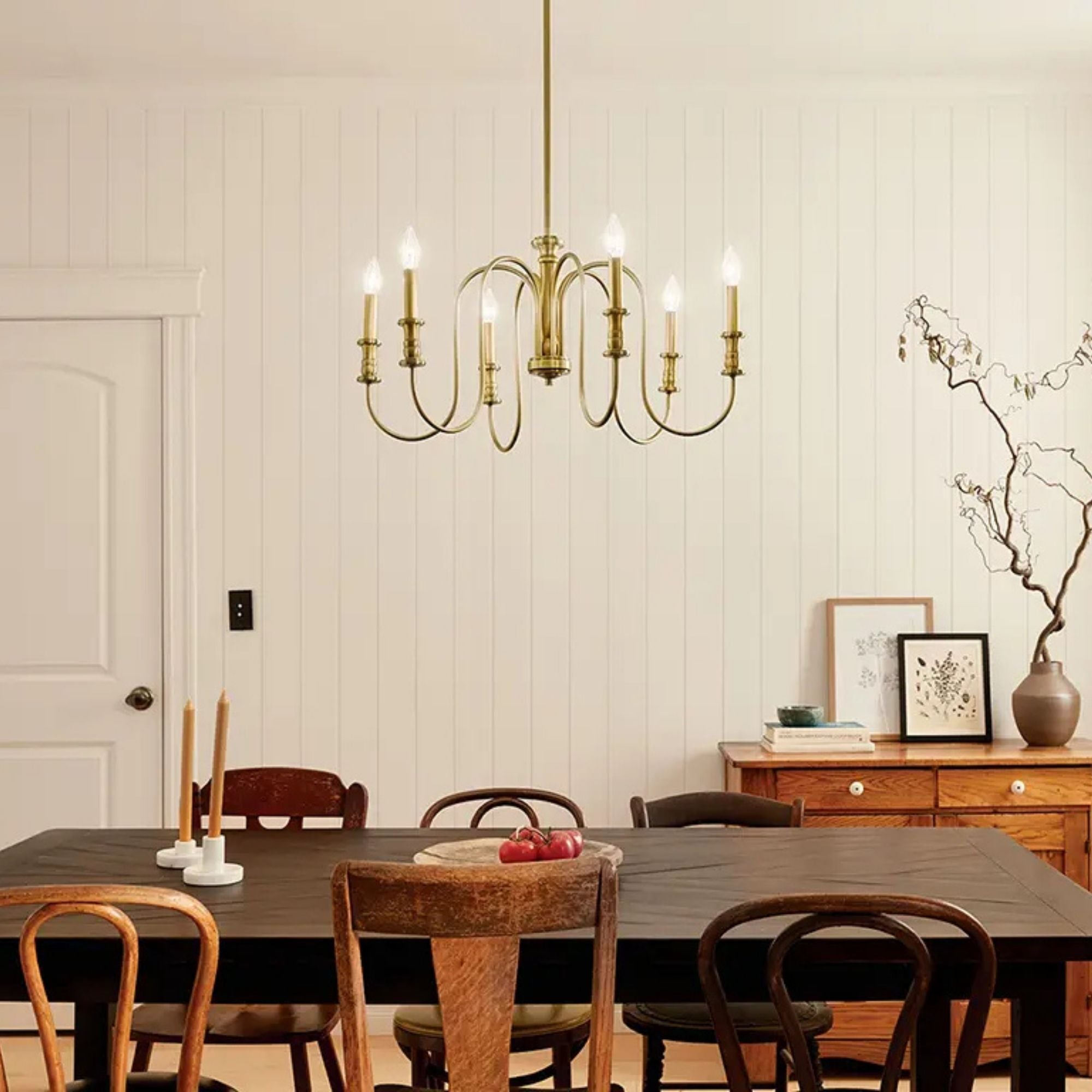 Kichler Karthe 28.75 in. 6-Light Chandelier, Natural Brass