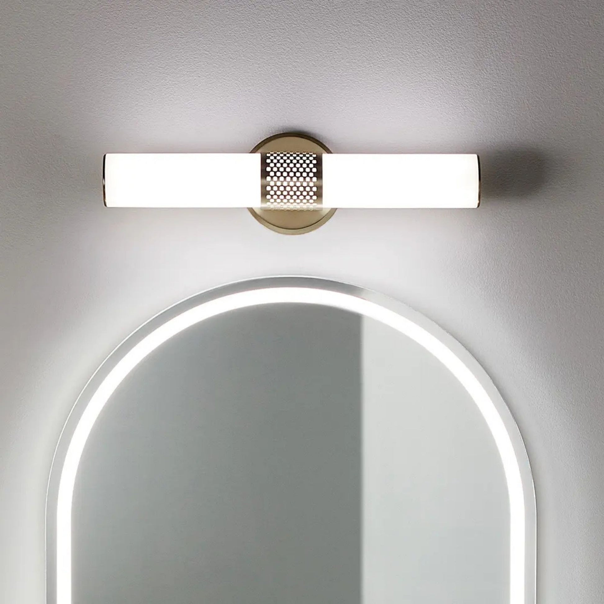 Kichler Lighting - Sashi 18" LED Bath Bar, Champagne Bronze Finish | Bees Lighting