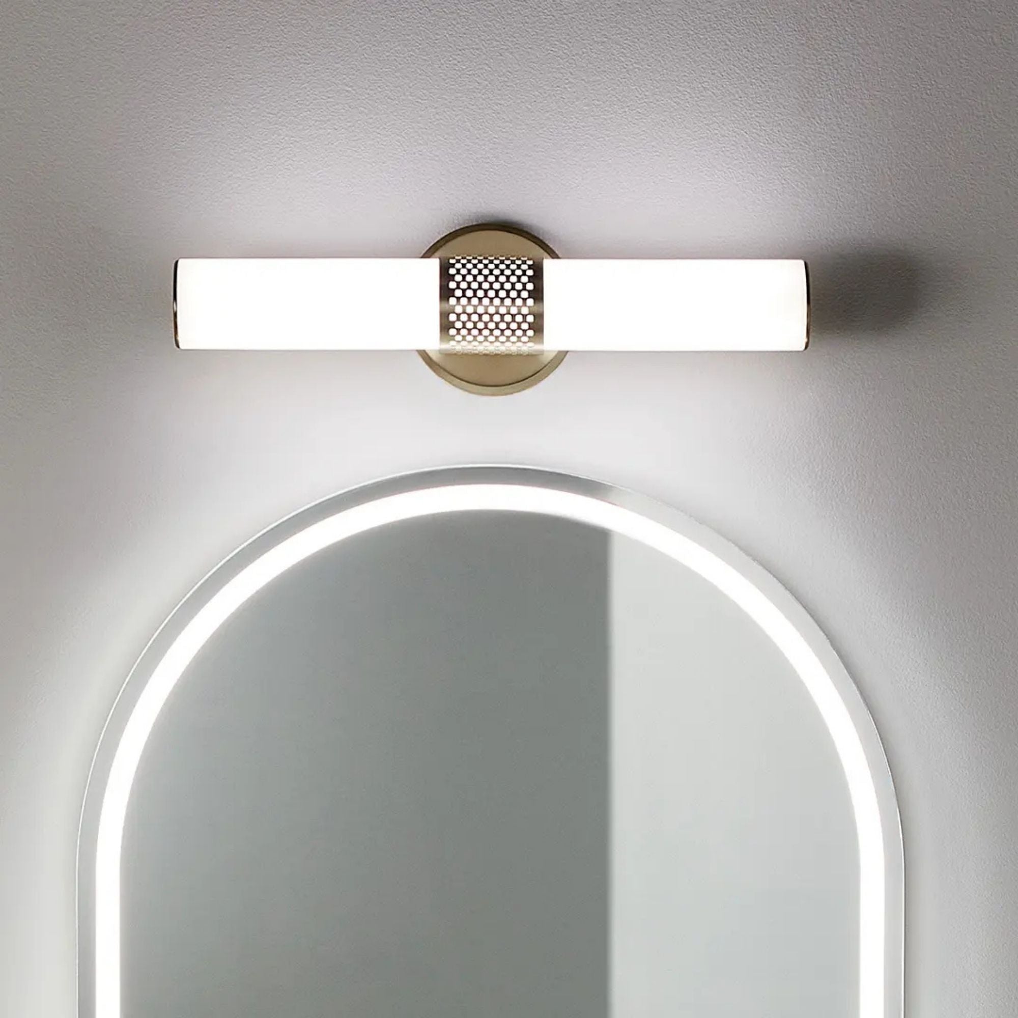 Kichler Lighting - Sashi 18" LED Bath Bar, Champagne Bronze Finish | Bees Lighting