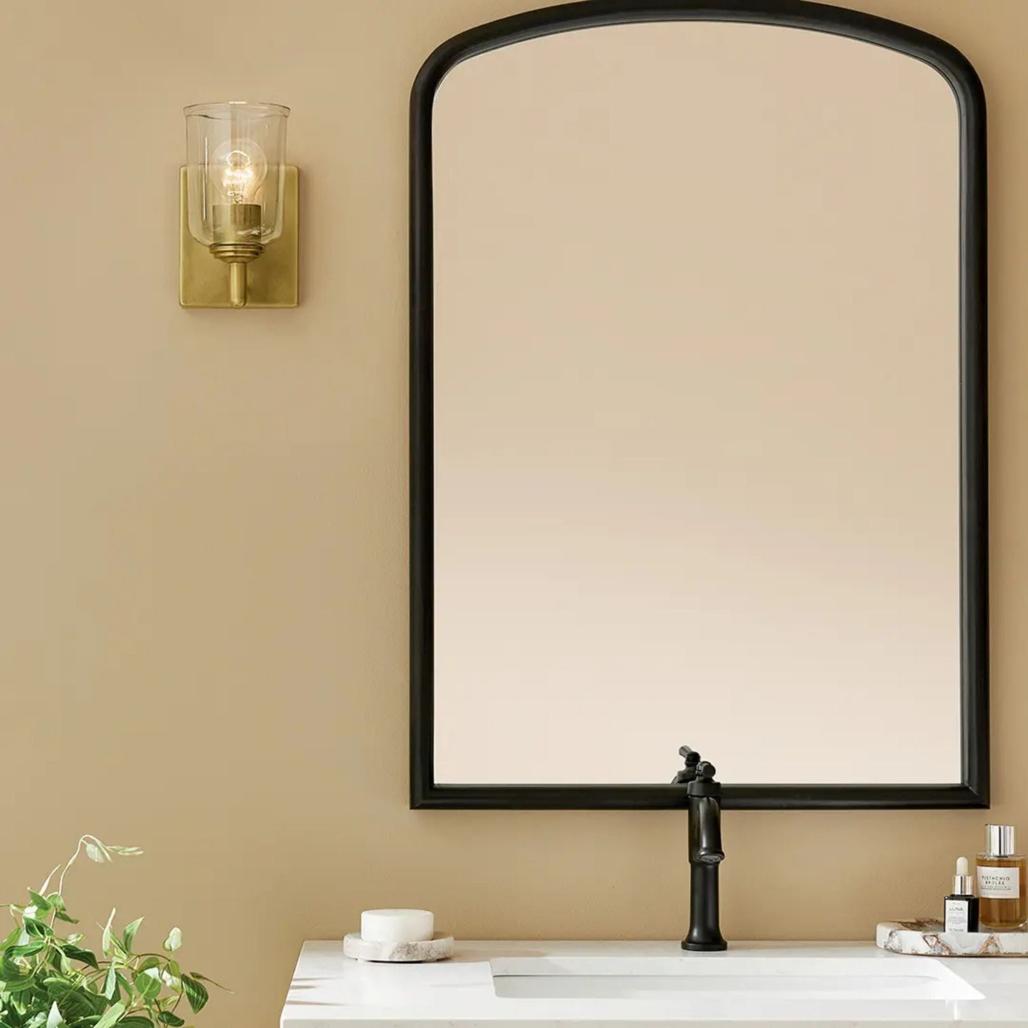 Shailene 5" Wall Sconce, Natural Brass Finish, Clear Glass