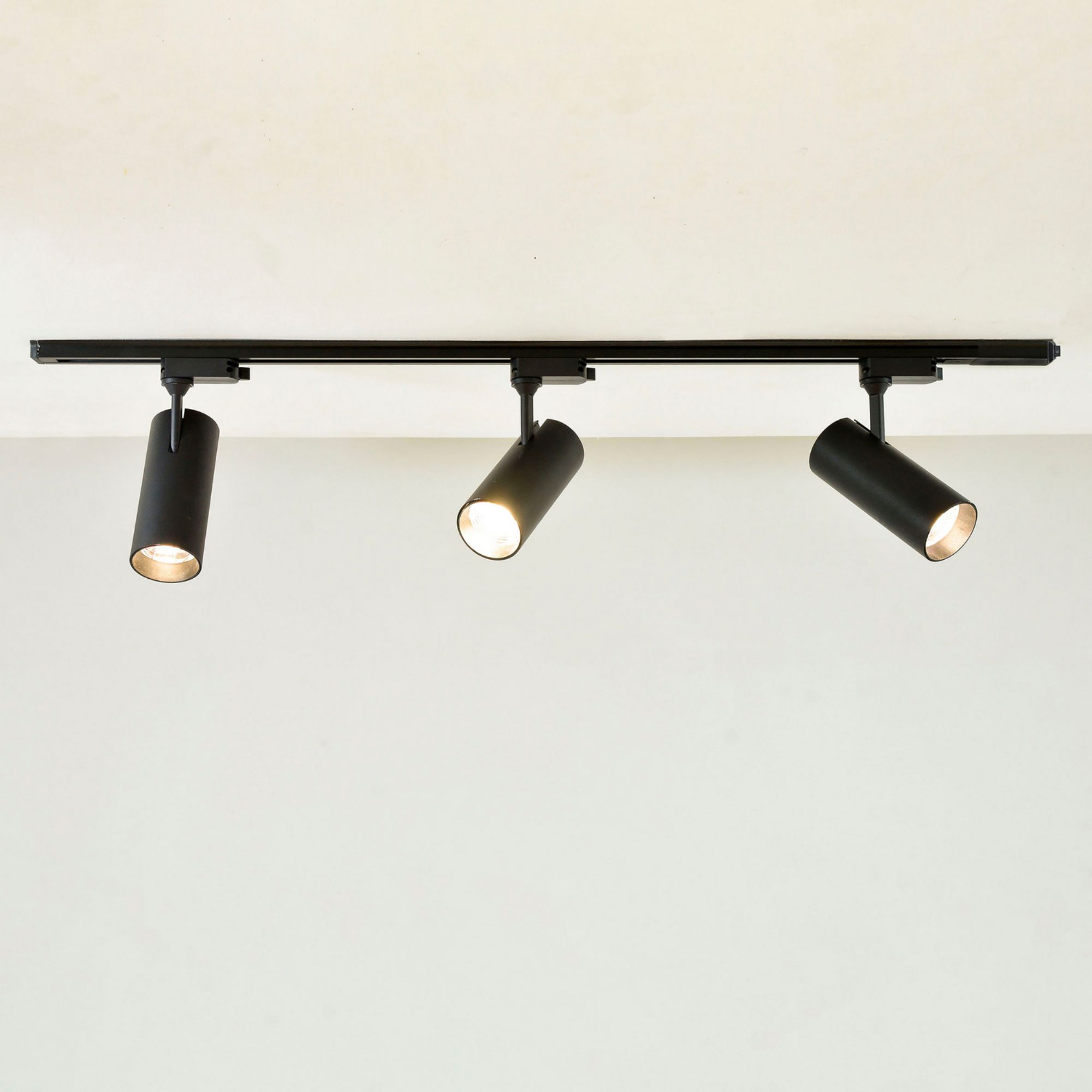 Track Live End Current Limiter 3A Black Finish - Bees Lighting