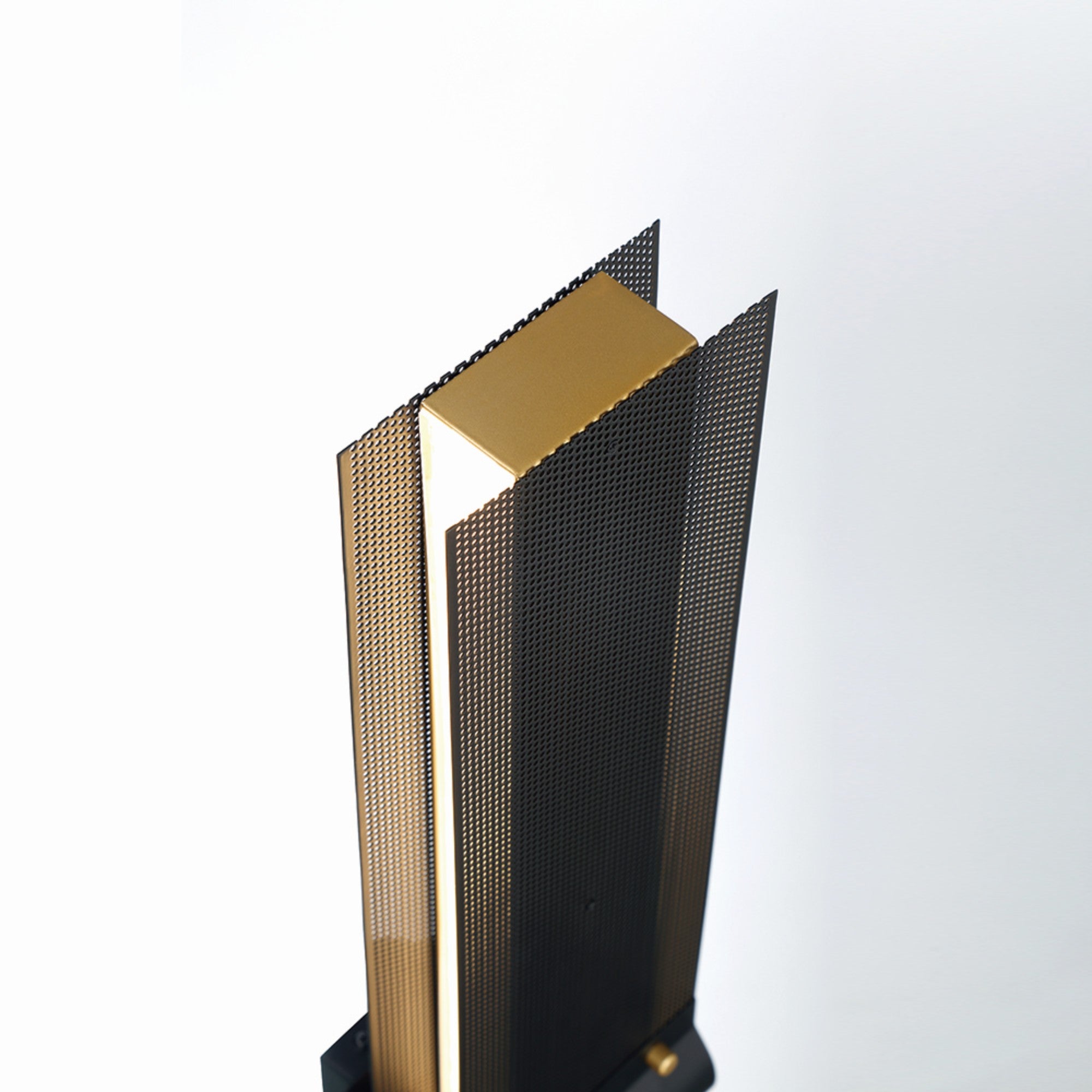 Admiral 19" LED Outdoor Wall Sconce, Gold & Black Finish - Bees Lighting